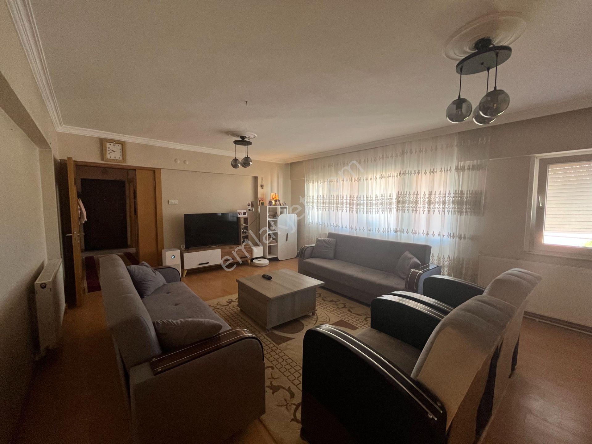 Küçük Çiğli Mah. Eşyalı, Doğalgazlı, Ara Kat 3+1 Kiralık Daire - Görsel 3