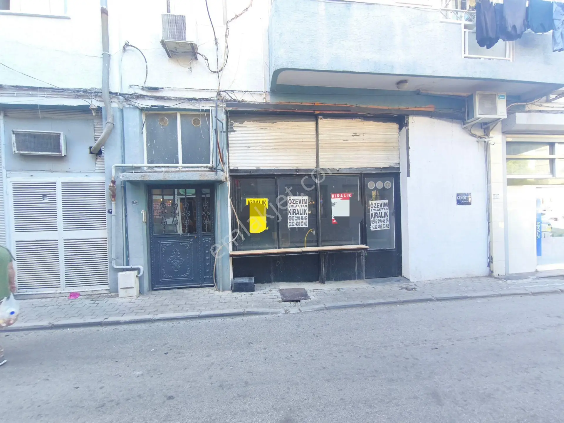 Gaziemir Meydan İşlek Konumda Doğalgazlı Kiralık 30m2 İşyeri