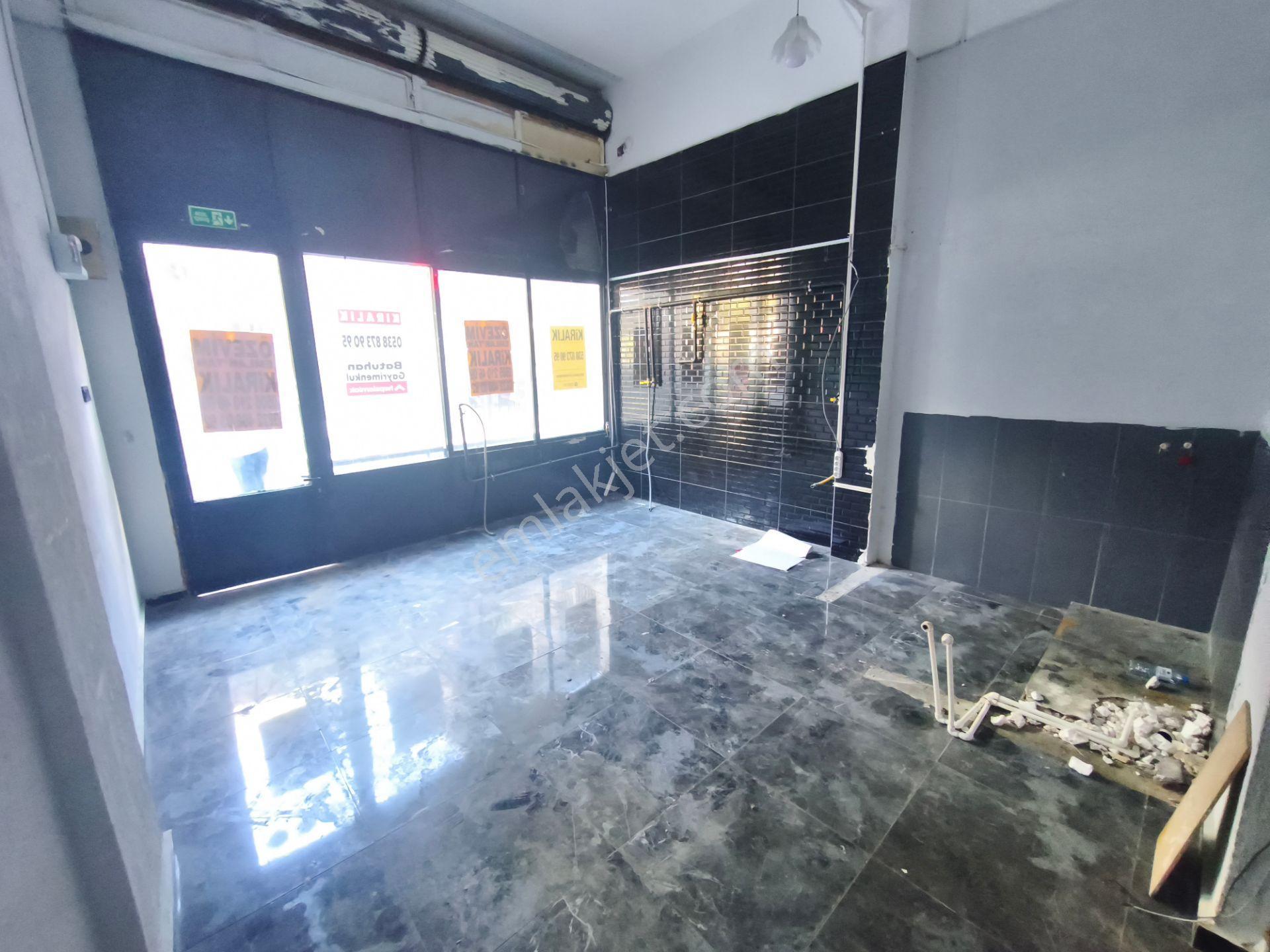 Gaziemir Meydan İşlek Konumda Doğalgazlı Kiralık 30m2 İşyeri - Görsel 10