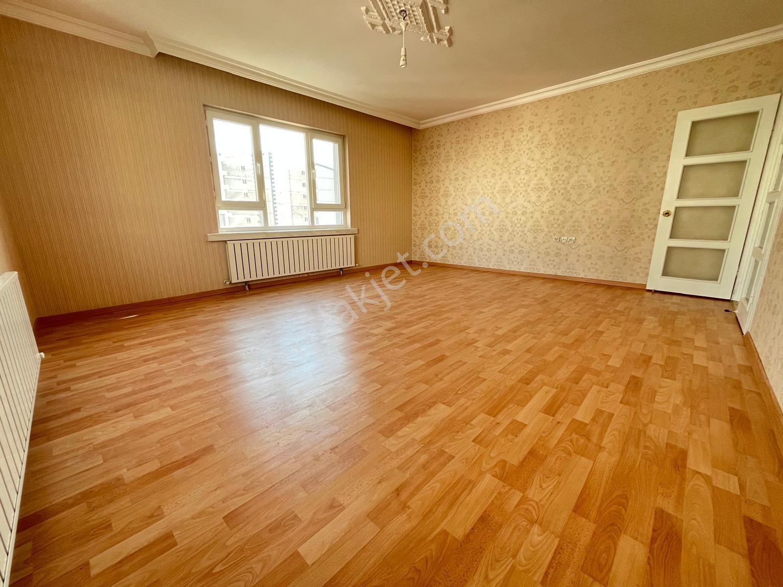 Çiğdemtepe Mah. Selim Caddesinde Park Manzaralı 3+1 Kiralık Daire - Görsel 14