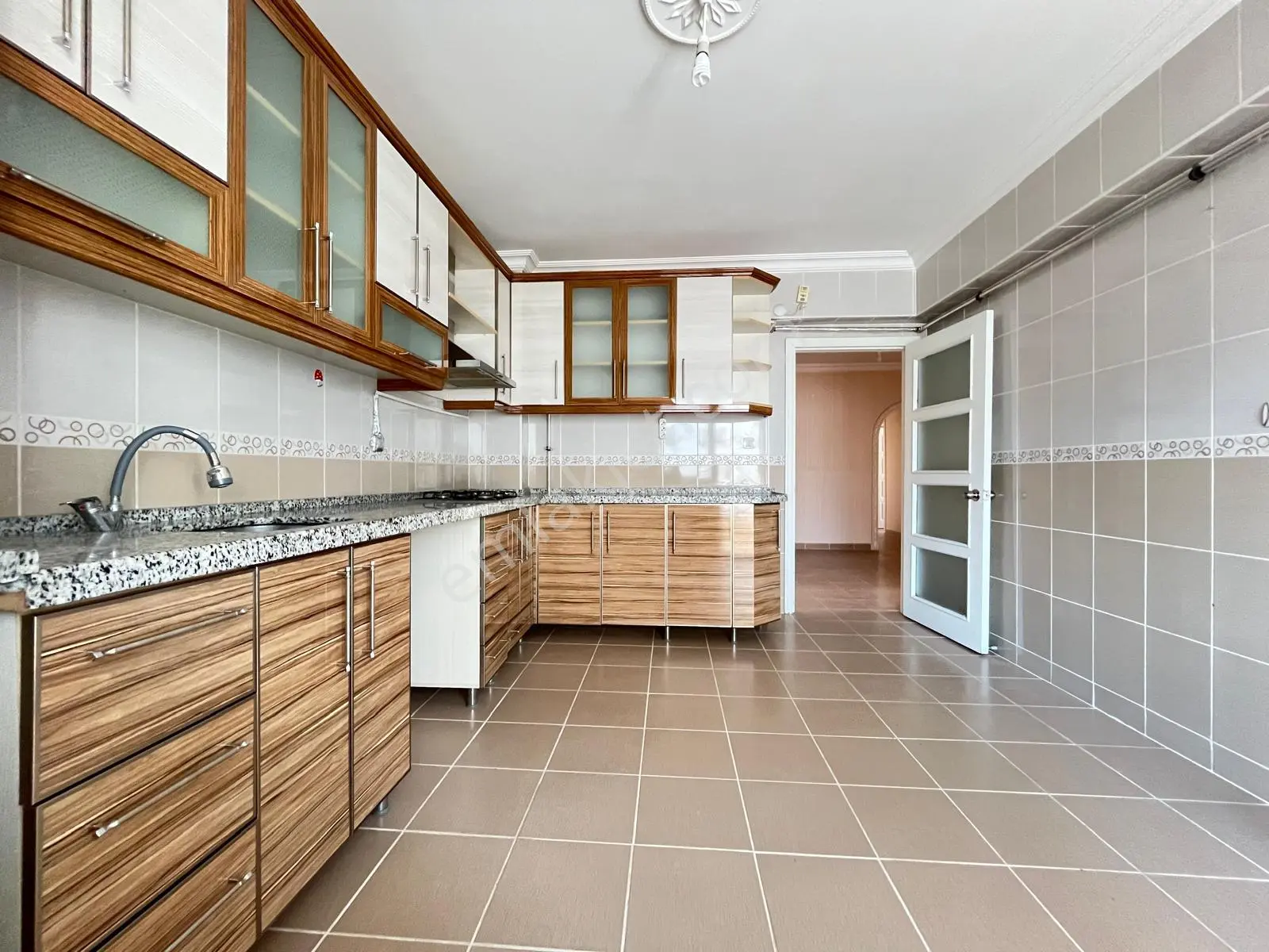 Çiğdemtepe Mah. Selim Caddesinde Park Manzaralı 3+1 Kiralık Daire - Görsel 5