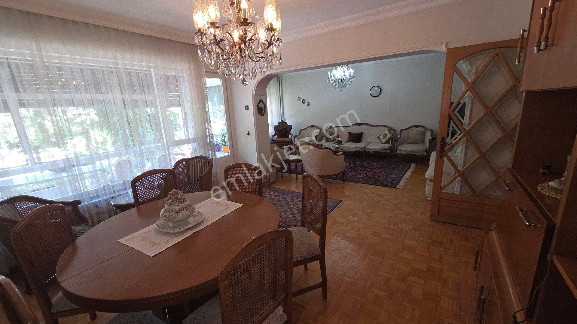 Altıparmakta Eşyalı Kiralık 3+1 Asansörlü Açık Otoparklı - Görsel 11