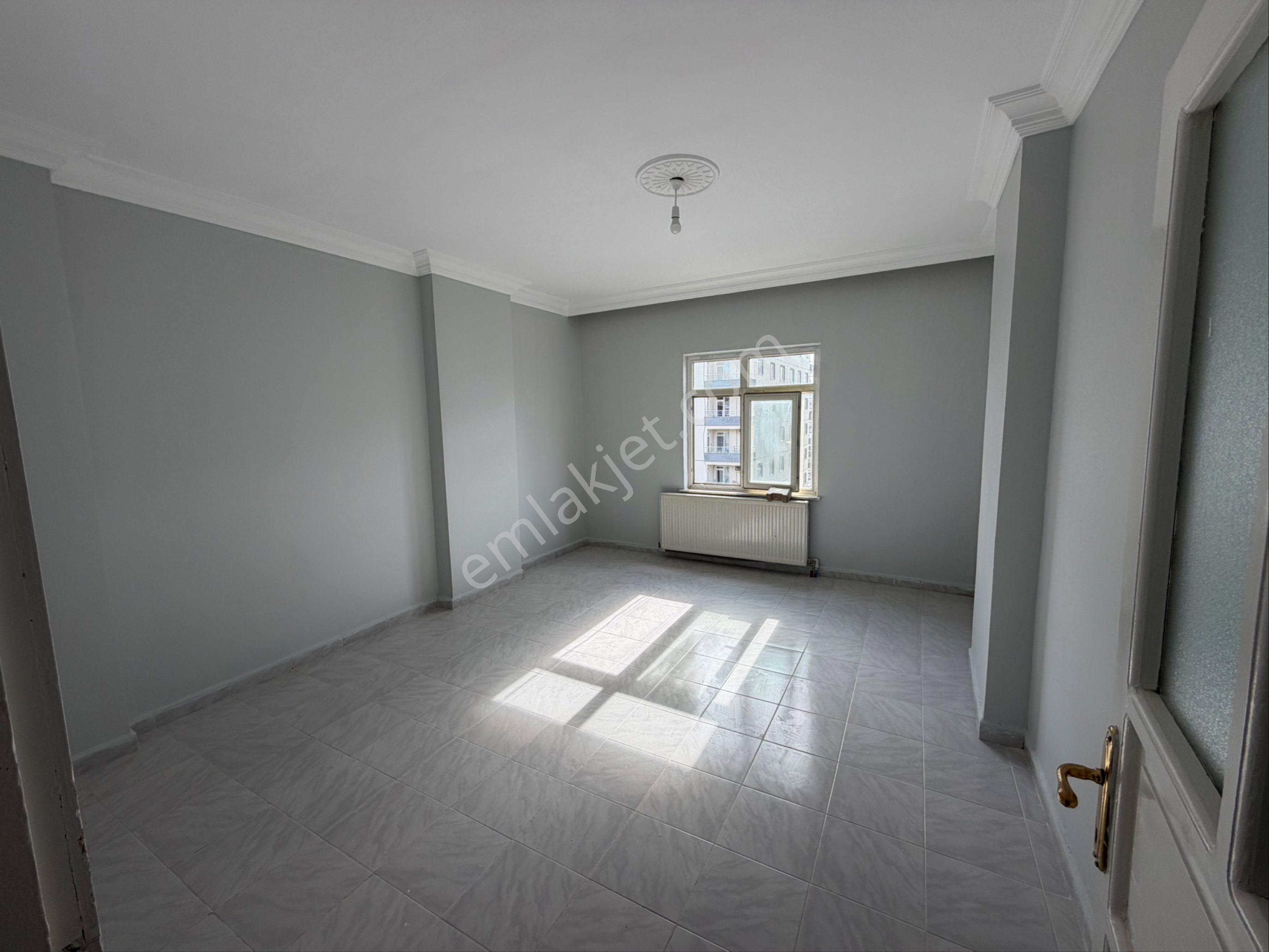 Şehir Merkezinde Eski Emniyet Caddesinde Kiralık 3+1 Son Kat Daire - Görsel 11