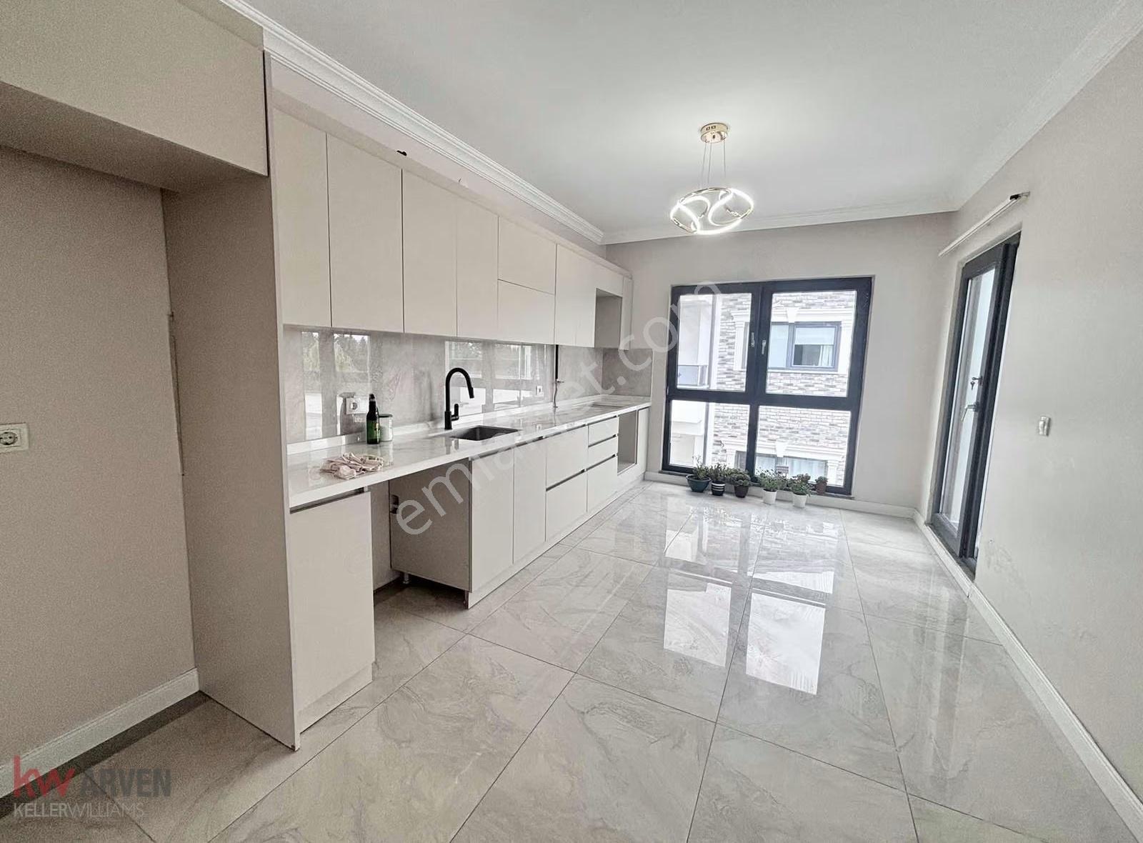 Başiskele Sahilde 4+1 Kiralık Geniş Çatı Dubleks Daire - Görsel 11