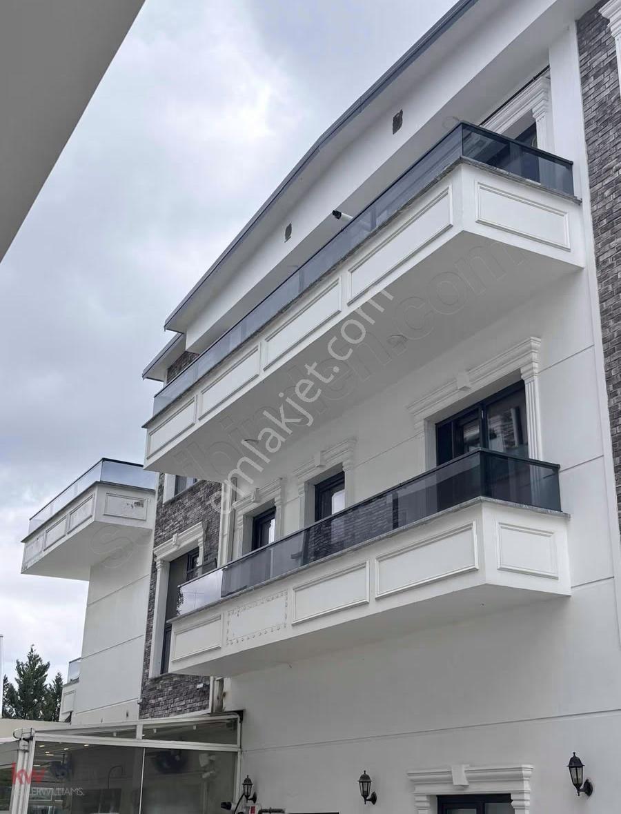Başiskele Sahilde 4+1 Kiralık Geniş Çatı Dubleks Daire - Görsel 12