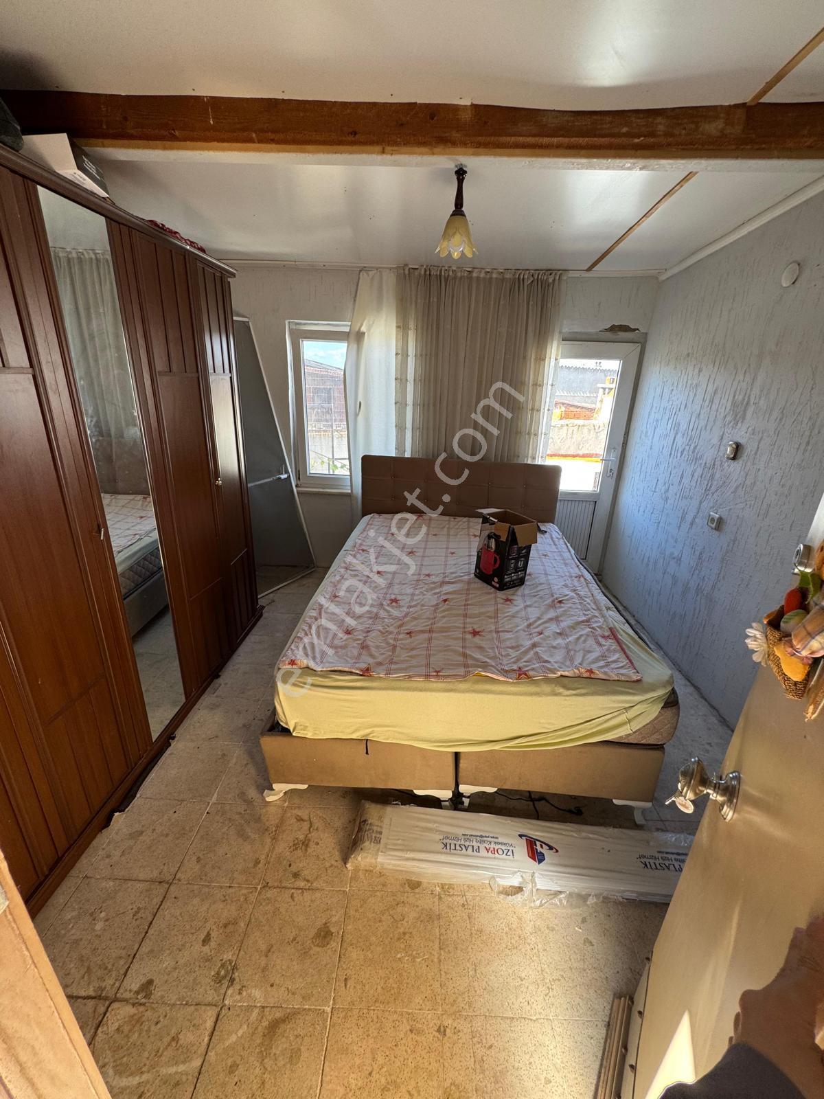 Ayvada'dan Ayvalık Merkez’de Tek Tapudan 3 Ayrı Girişli 3. Kağir Rum Evi​ - Görsel 19