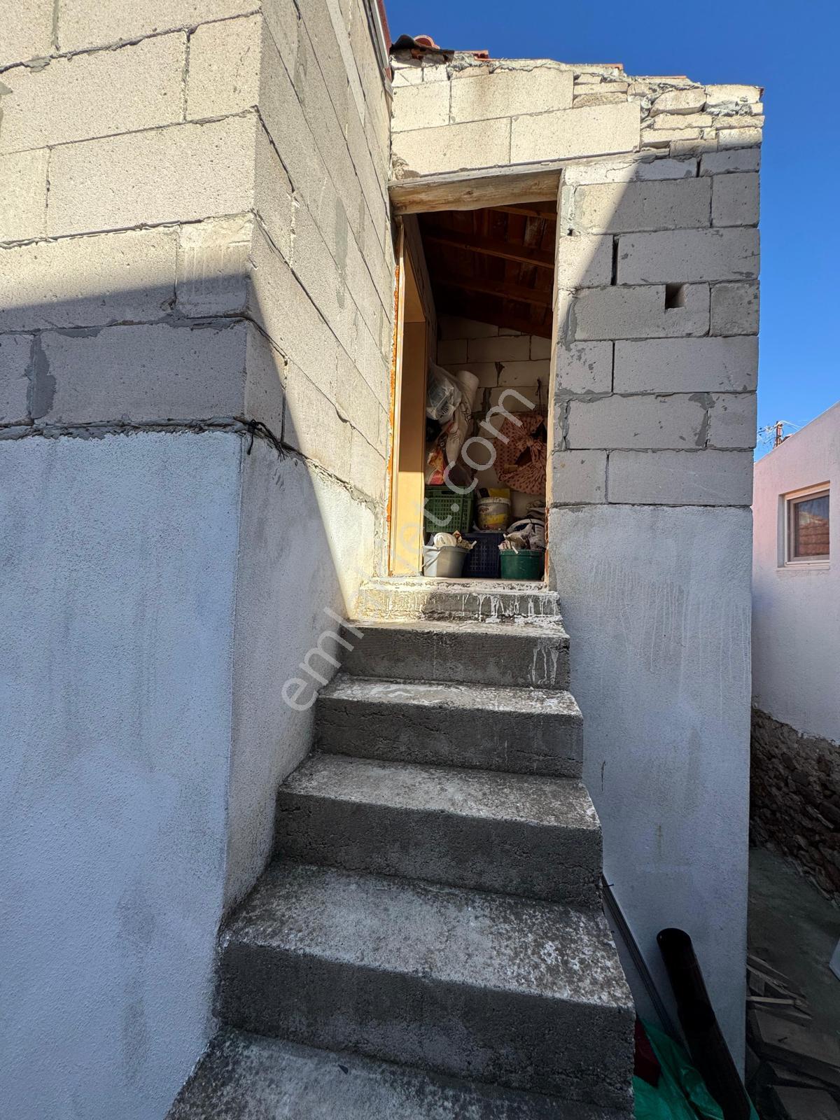Ayvada'dan Ayvalık Merkez’de Tek Tapudan 3 Ayrı Girişli 3. Kağir Rum Evi​ - Görsel 28