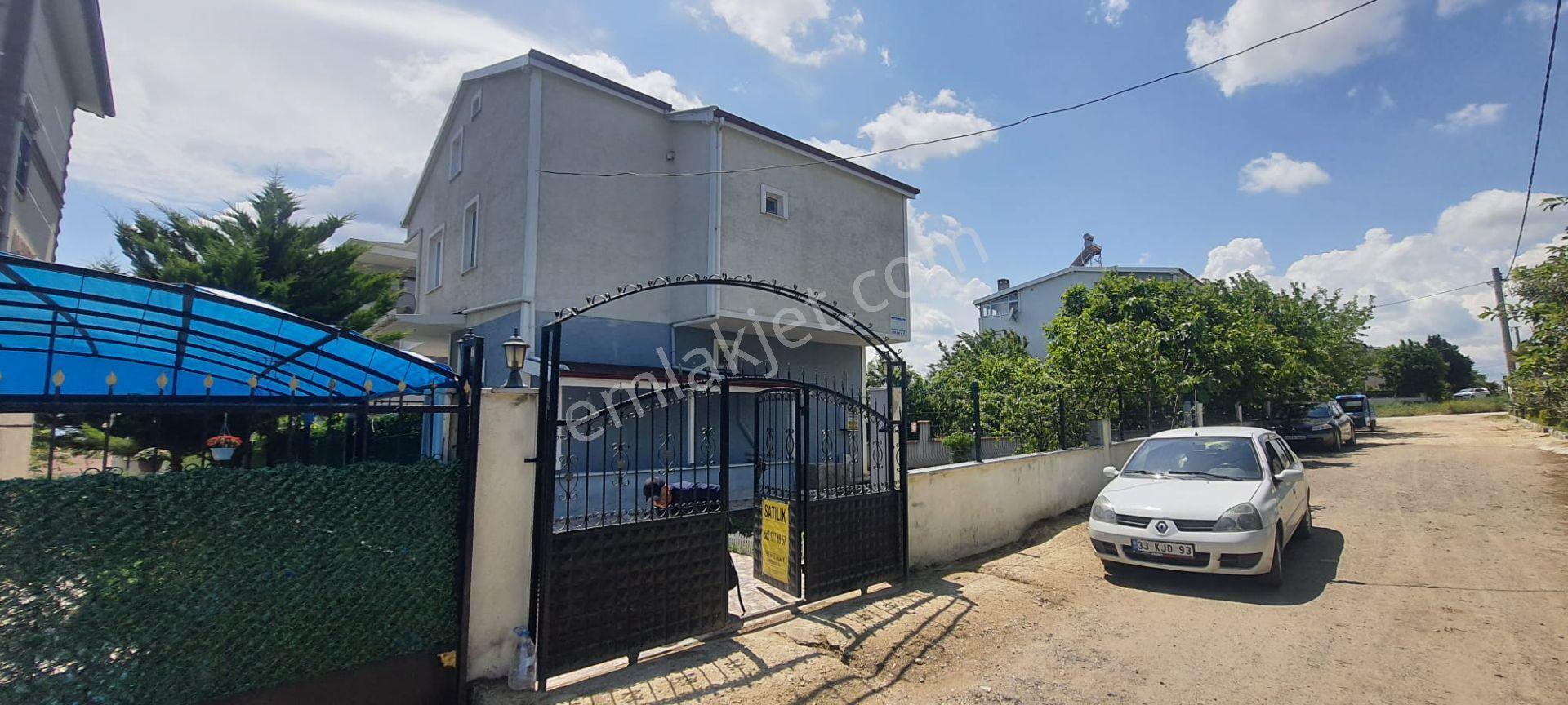 Tekirdağ Yeniçiftlik De Yaz Kış Oturmaya Uygun Müstakil Villa