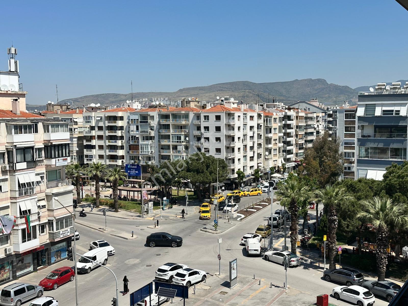 Bostanlı'nın Tam Merkezinde 1+1 Akıllı Daire - Görsel 2