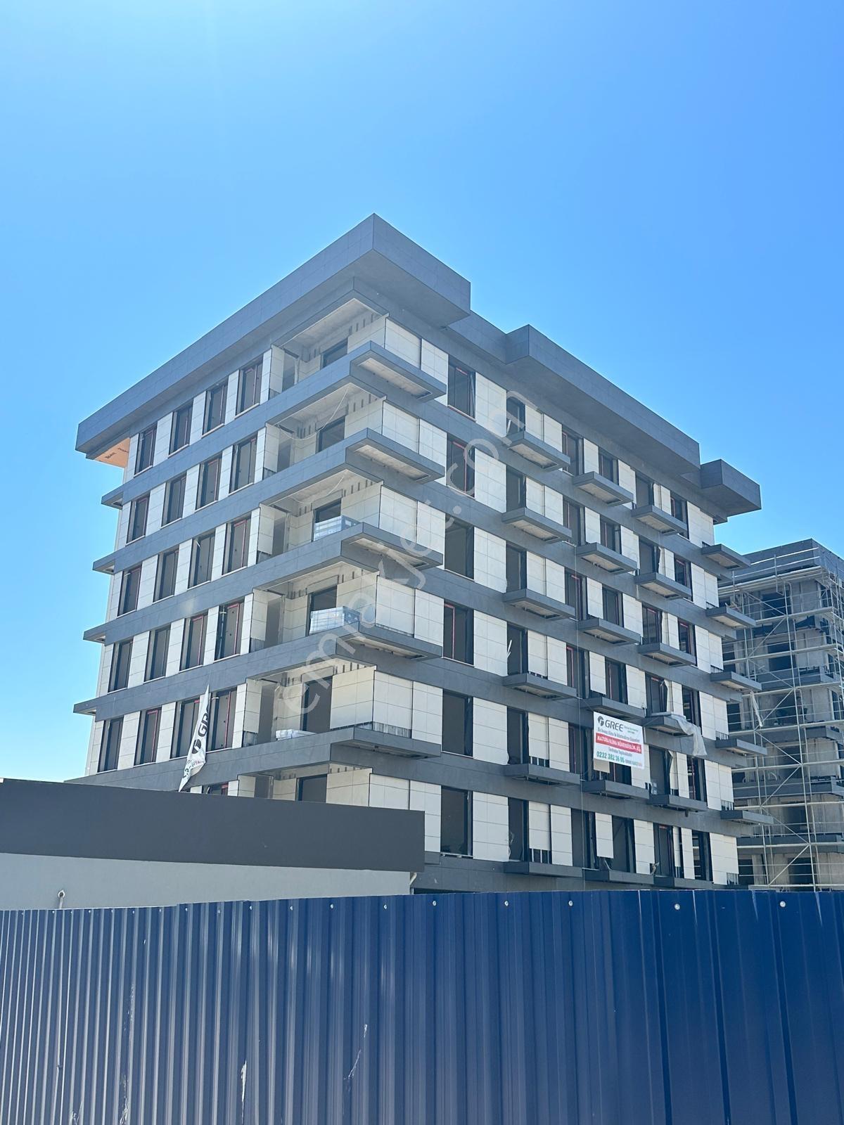 Bostanlı'nın Tam Merkezinde 1+1 Akıllı Daire - Görsel 16