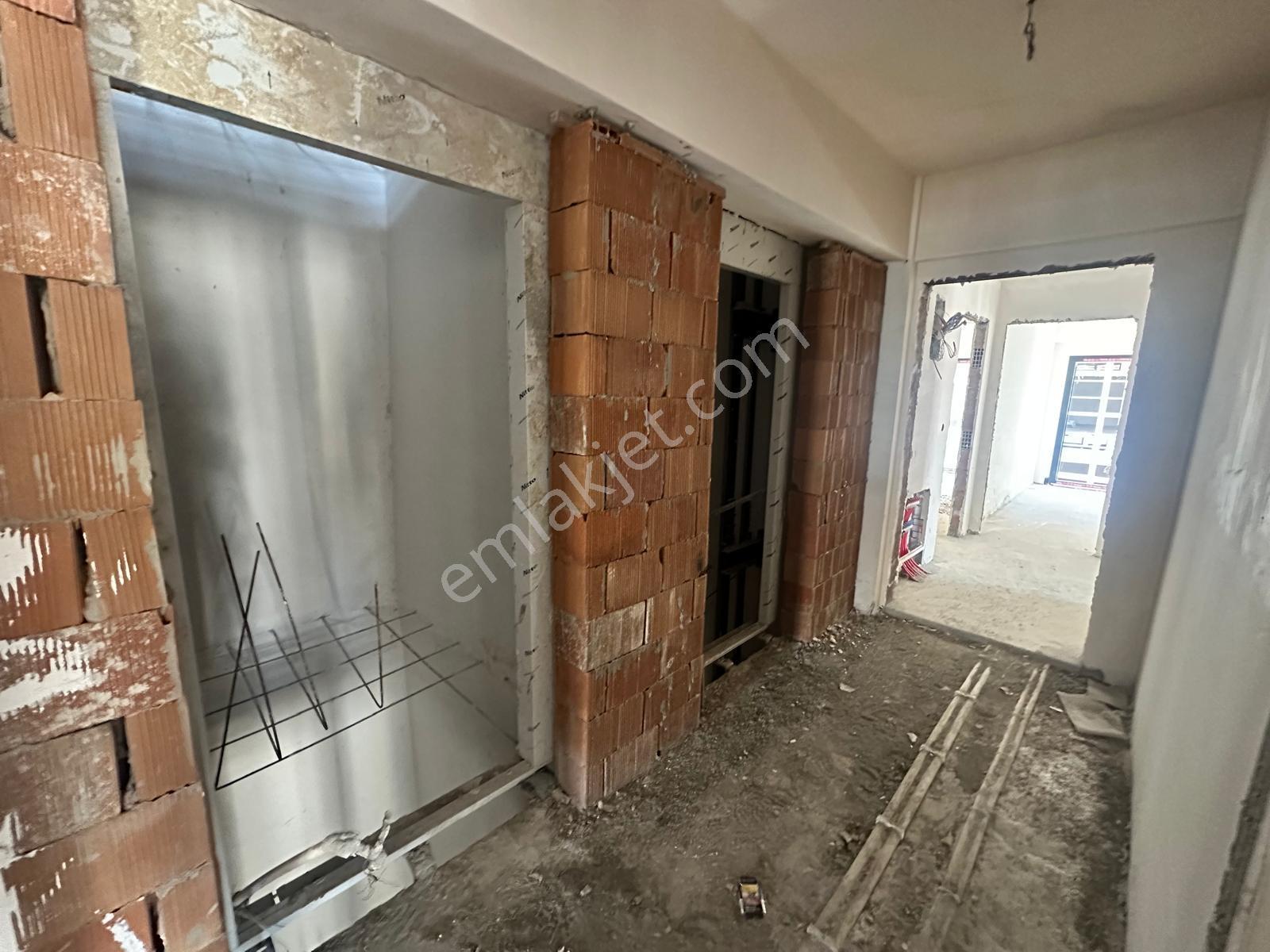 Bostanlı'nın Tam Merkezinde 1+1 Akıllı Daire - Görsel 13