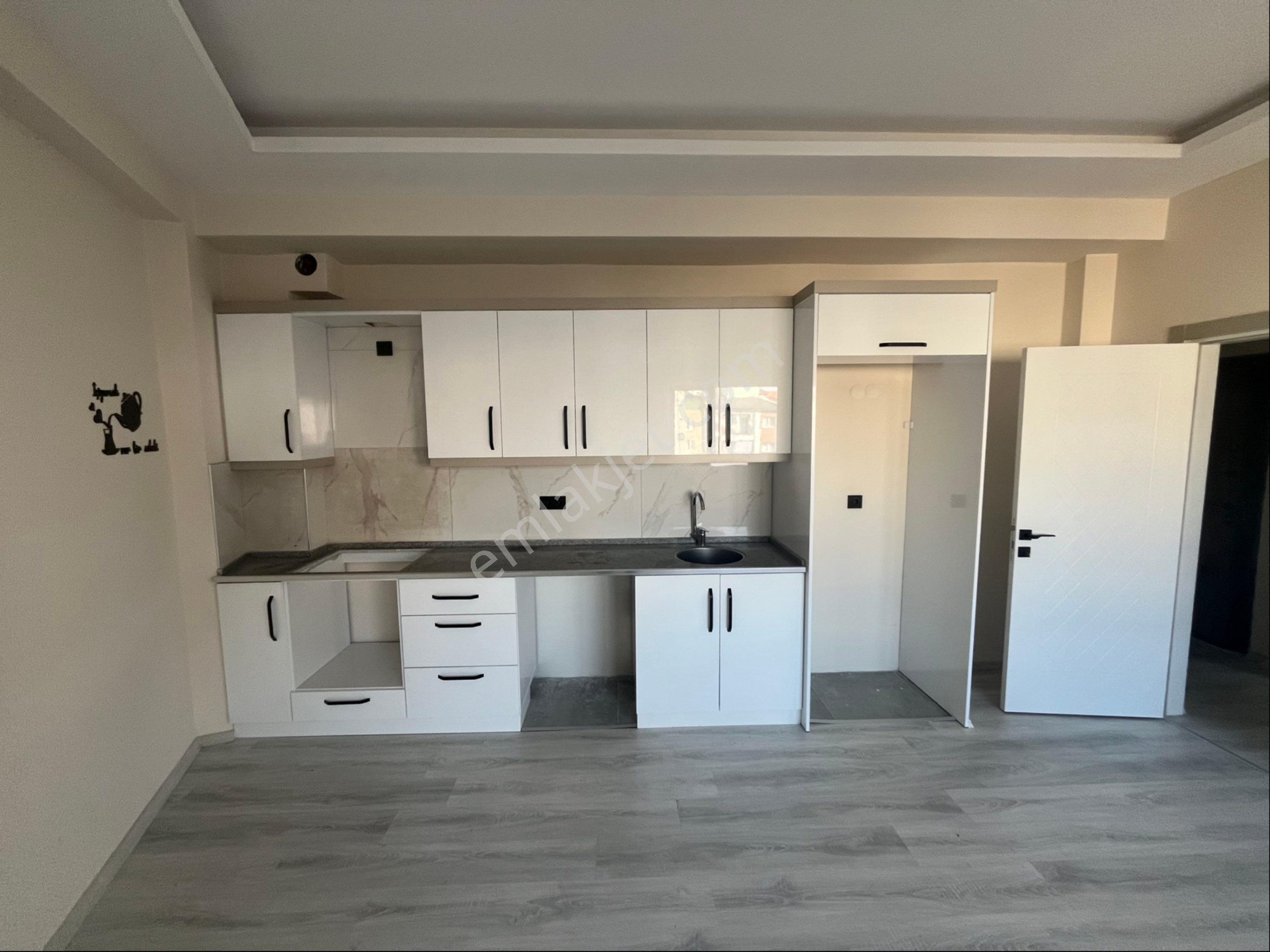 Kuşadası Davutlar Merkezde 2+1 Arakat Daire - Görsel 6