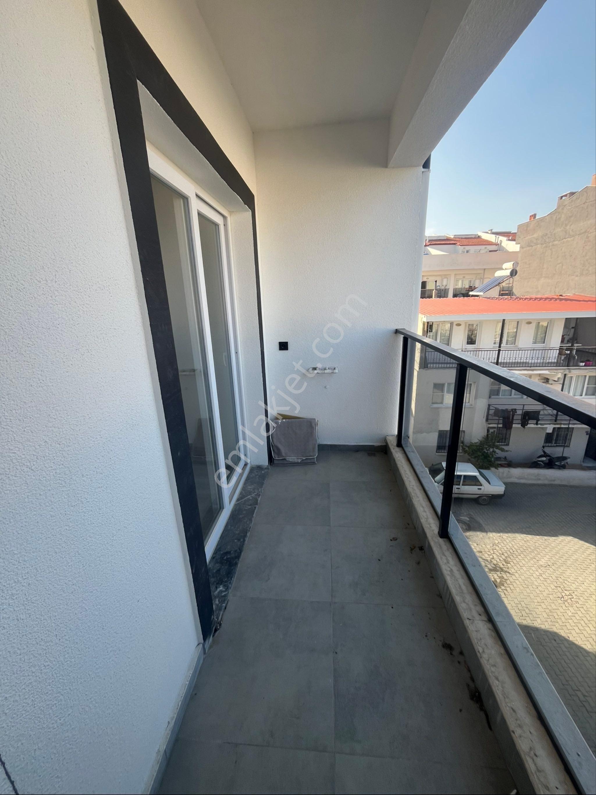 Kuşadası Davutlar Merkezde 2+1 Arakat Daire - Görsel 7