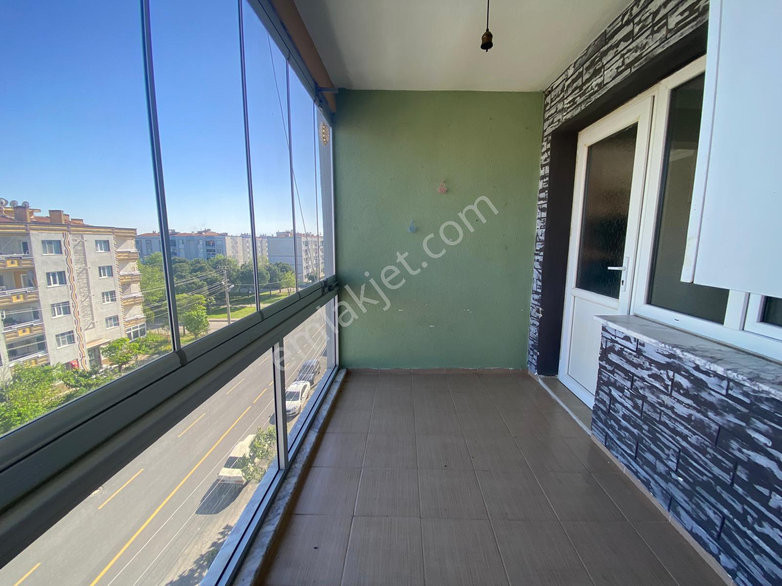 Reşatbey Mah. Belediye Konutlarında Kiralık 3+1 Daire - Görsel 30