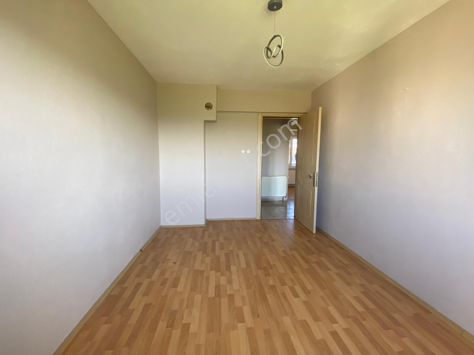 Reşatbey Mah. Belediye Konutlarında Kiralık 3+1 Daire - Görsel 11