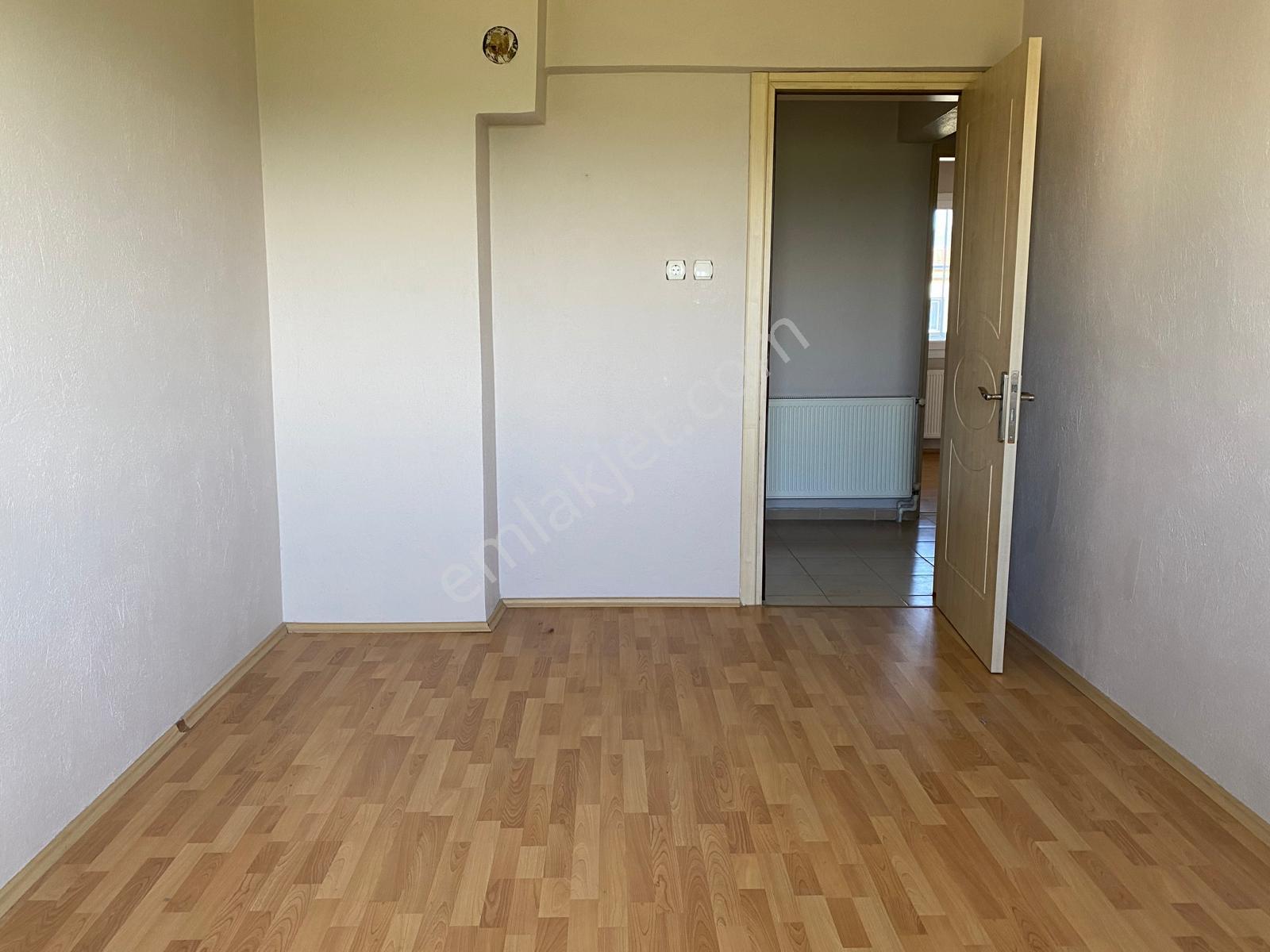 Reşatbey Mah. Belediye Konutlarında Kiralık 3+1 Daire - Görsel 8