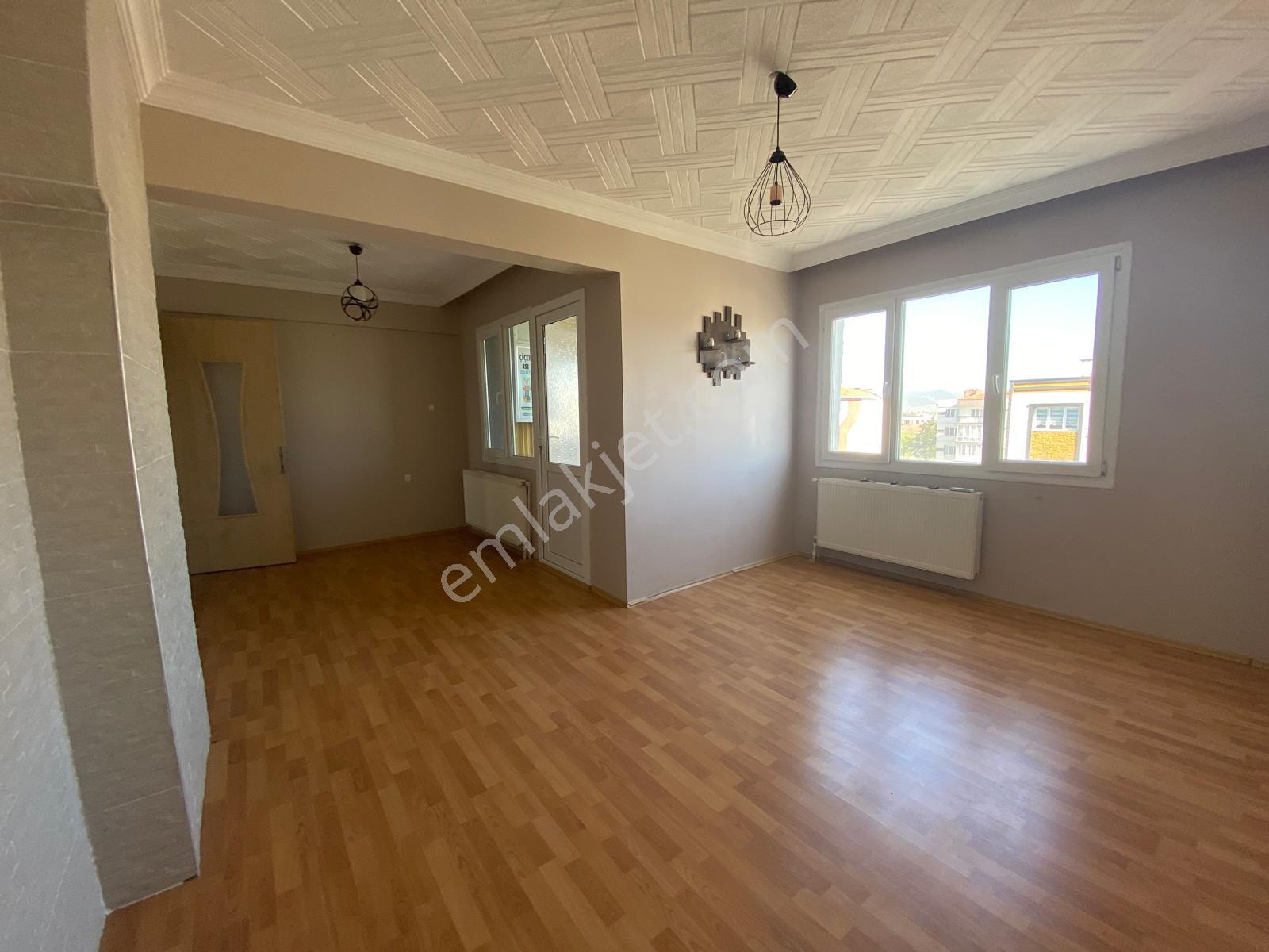 Reşatbey Mah. Belediye Konutlarında Kiralık 3+1 Daire - Görsel 4
