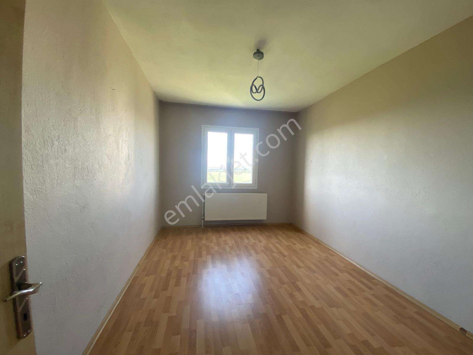Reşatbey Mah. Belediye Konutlarında Kiralık 3+1 Daire - Görsel 12