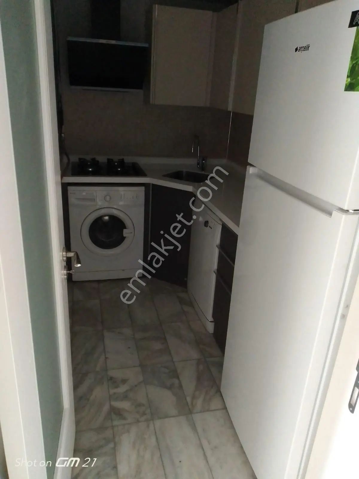 Afyon Tez Can Emlaktan Karamanda Kısmı Eşyalı 1+1 Kiralık Daire - Görsel 2