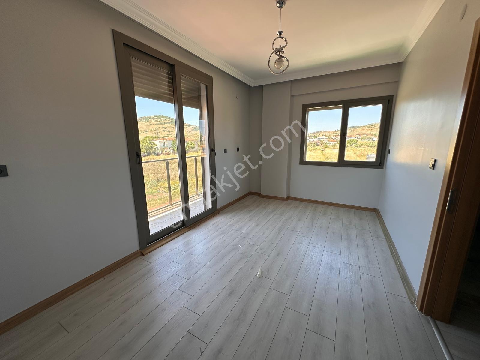 Foça Kazım Dirik Mah. Kiralık Havuzlu 2+1 Villa - Görsel 4