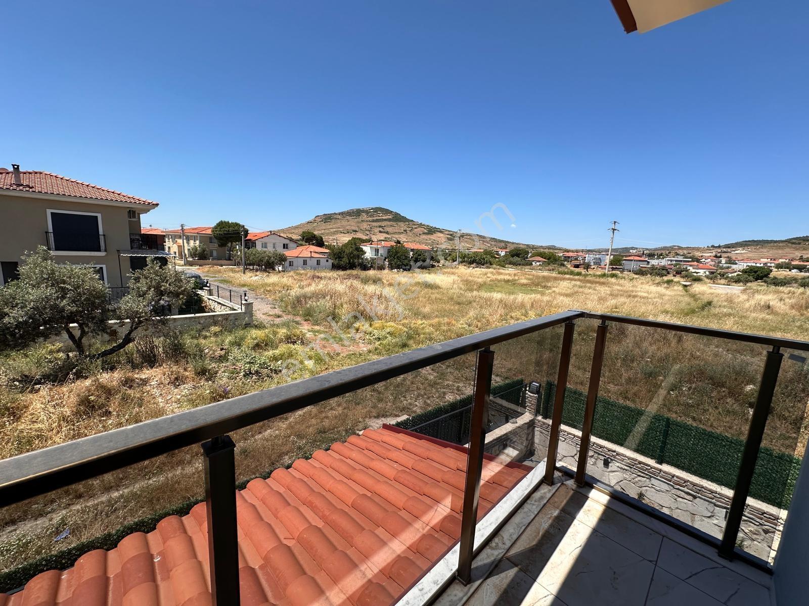 Foça Kazım Dirik Mah. Kiralık Havuzlu 2+1 Villa - Görsel 3