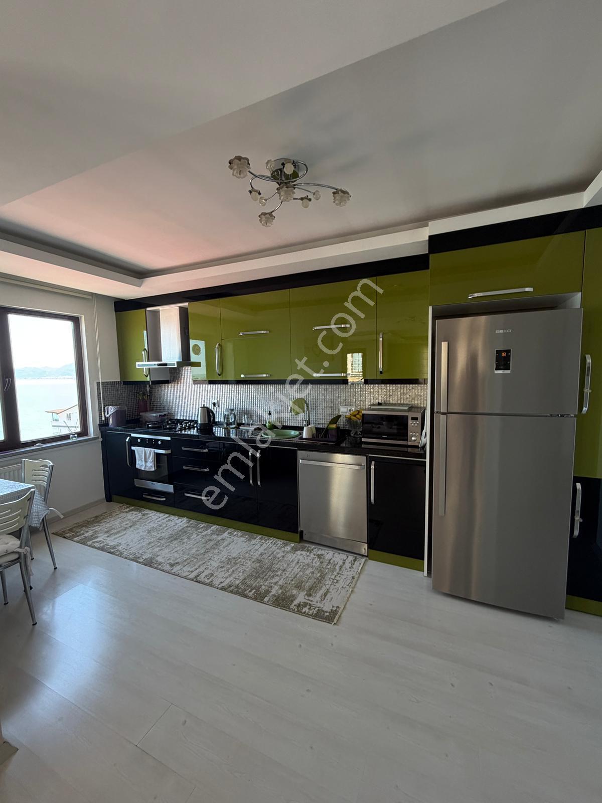 Güzelyalı Mahallesinde Deniz Manzaralı Daire - Görsel 4