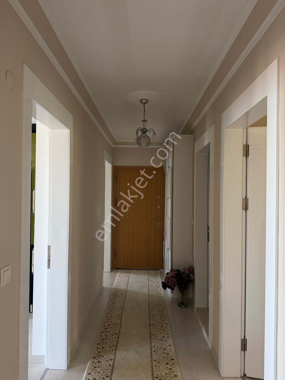 Güzelyalı Mahallesinde Deniz Manzaralı Daire - Görsel 13