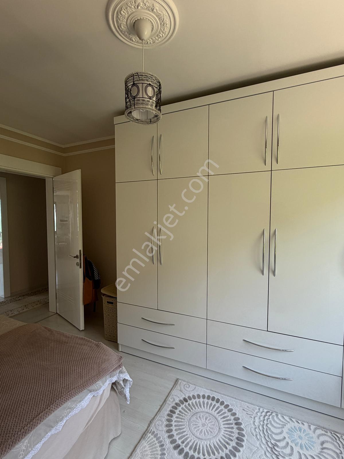 Güzelyalı Mahallesinde Deniz Manzaralı Daire - Görsel 17
