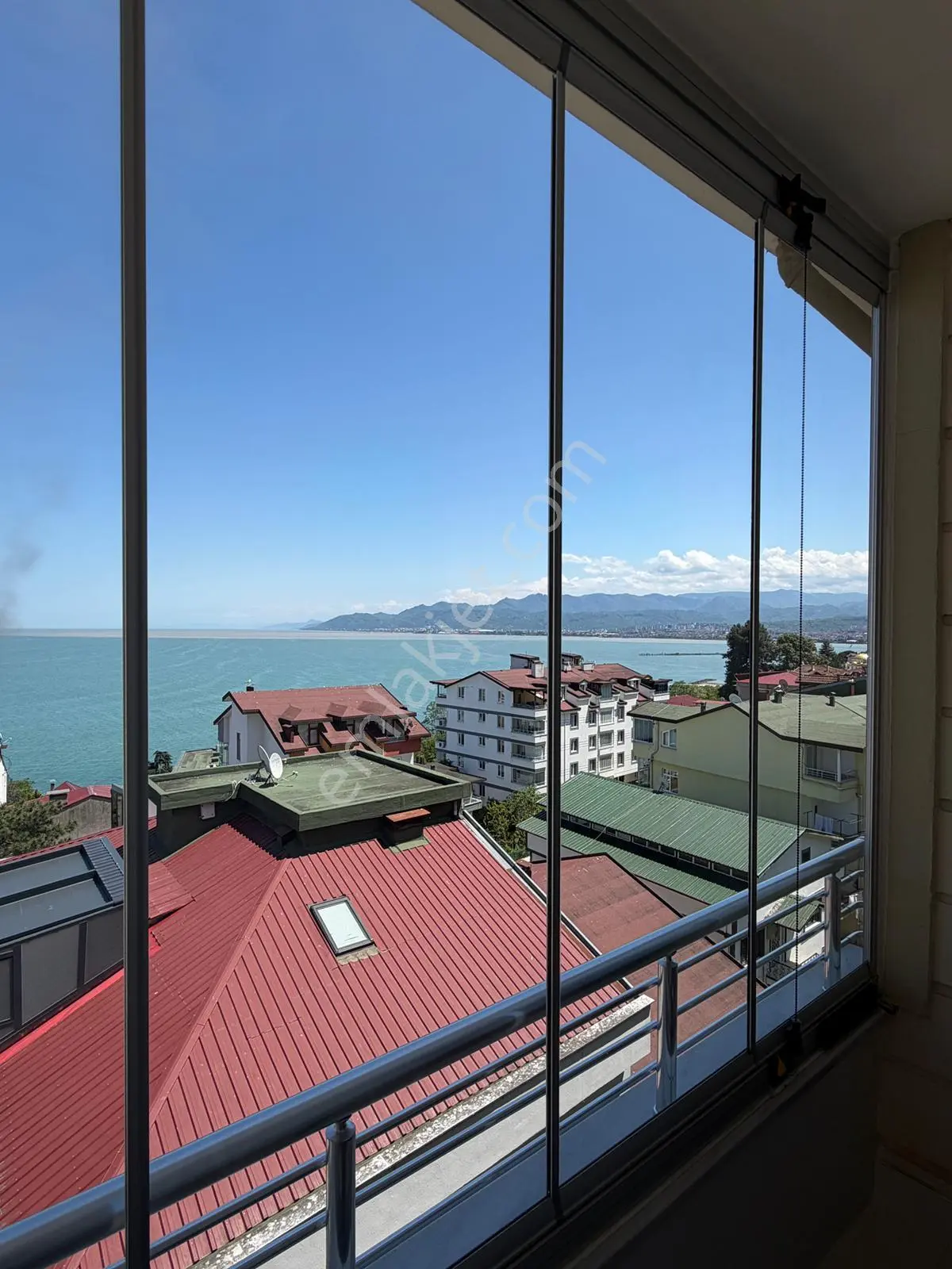 Güzelyalı Mahallesinde Deniz Manzaralı Daire