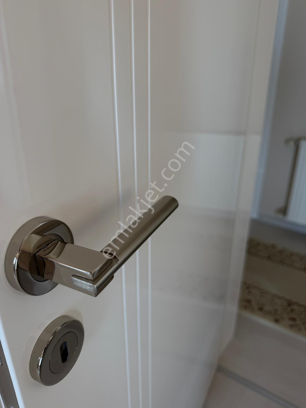 Güzelyalı Mahallesinde Deniz Manzaralı Daire - Görsel 2