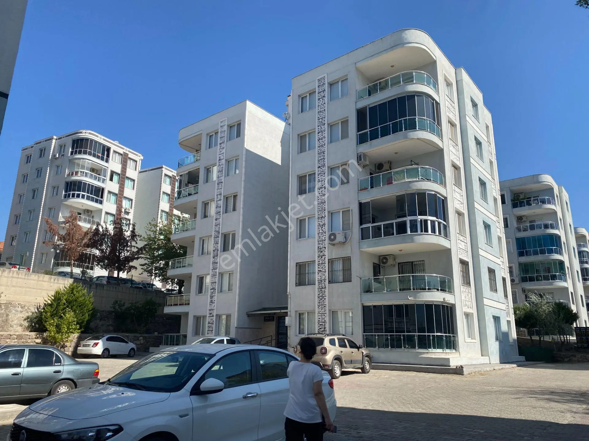 Çiğli İnönü'de Site İçinde Satılık 130m2 Ferah 3+1 Daire - Görsel 3