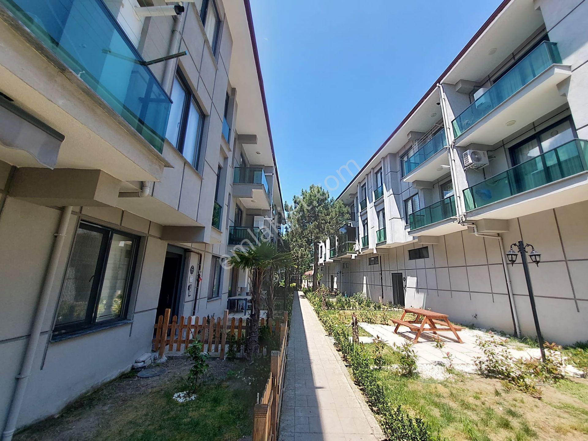 Çamlık Sitesinde Full Eşyalı Kombili 2+1 Güney Cephe Satılık - Görsel 10