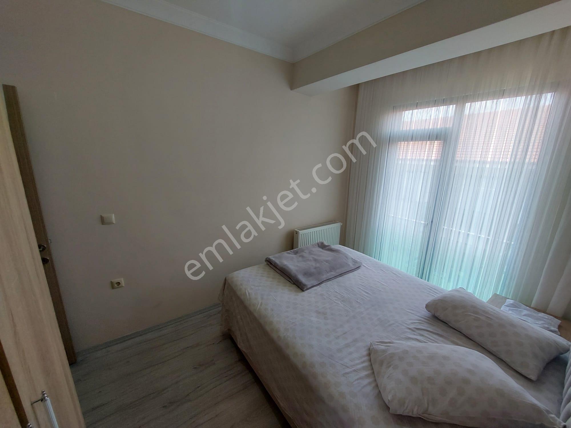 Çamlık Sitesinde Full Eşyalı Kombili 2+1 Güney Cephe Satılık - Görsel 25