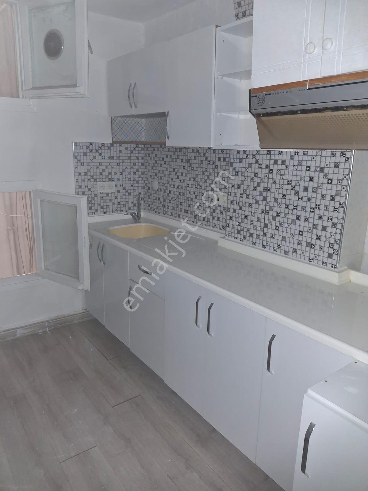 Göztepe'de 3.kat 2+1, 110 M2, Asansörlü Doğalgazlı Daire - Görsel 3