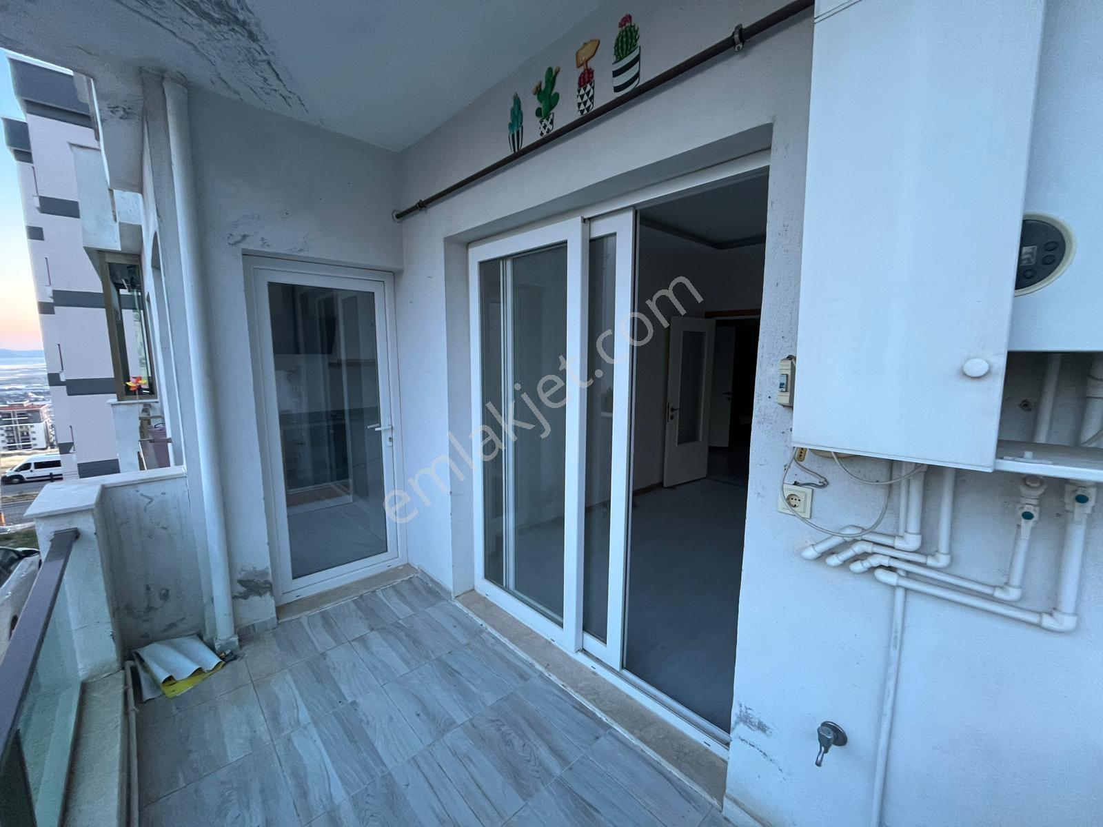 İzkent Çiğli'de Kiralık 90 M2 2+1 Daire - Görsel 18