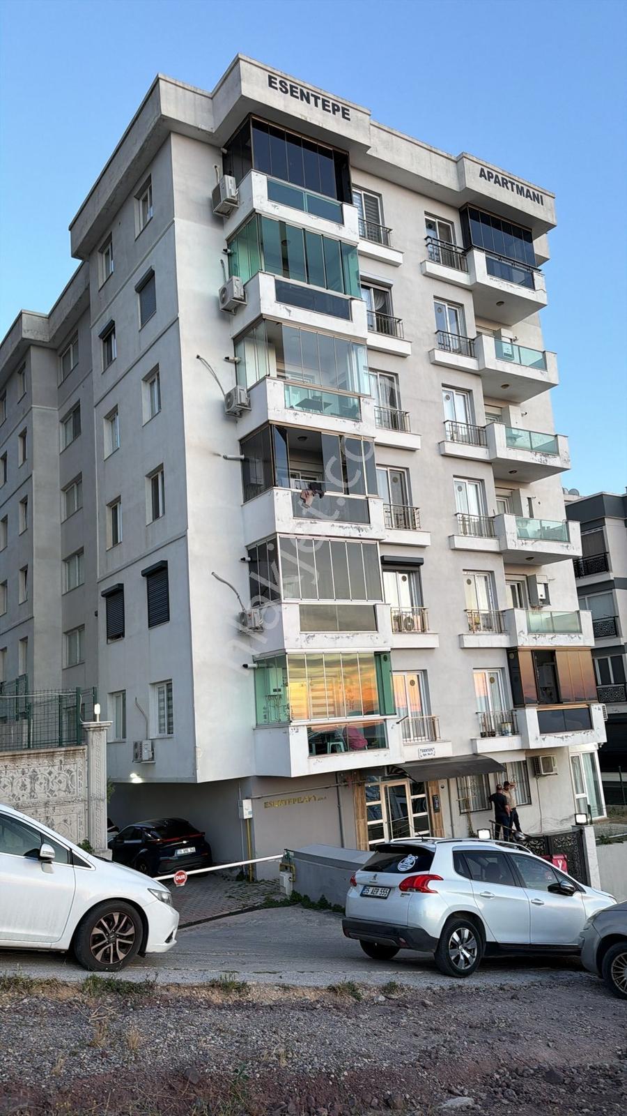 İzkent Çiğli'de Kiralık 90 M2 2+1 Daire - Görsel 2