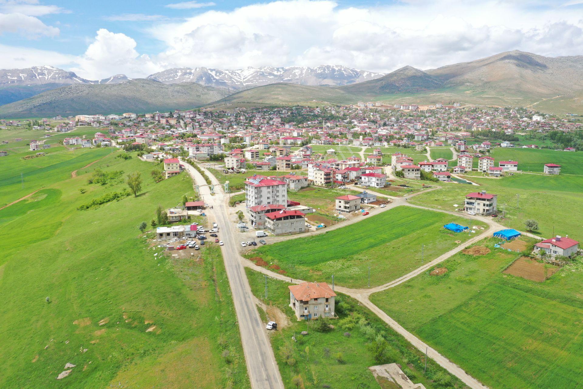 Tufanbeyli İstiklal Mahallesinde İlçenin Girişi Adana Yoluna Sıfır 3 Katlı Müsakil Satılık Ev - Görsel 8