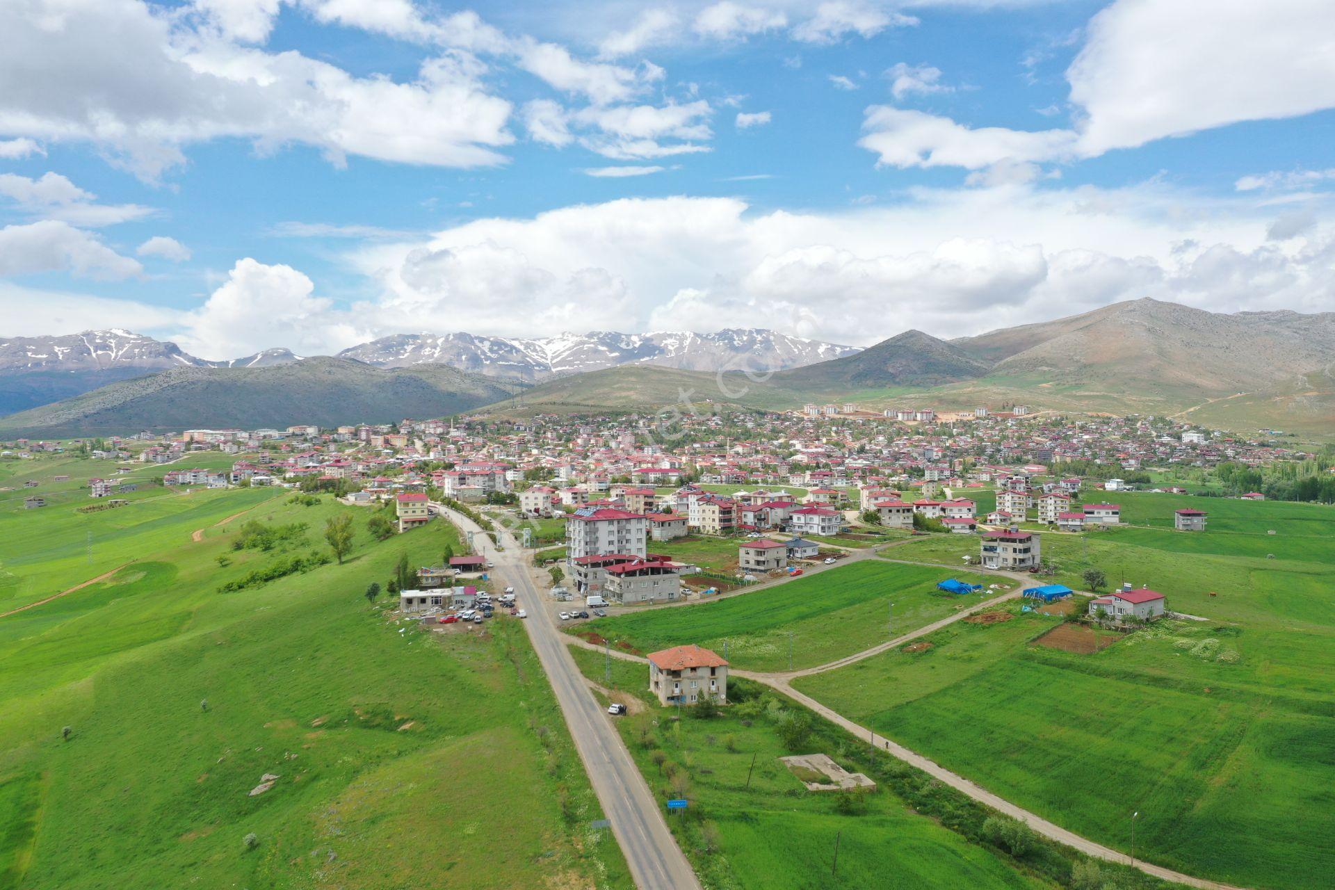 Tufanbeyli İstiklal Mahallesinde İlçenin Girişi Adana Yoluna Sıfır 3 Katlı Müsakil Satılık Ev - Görsel 4