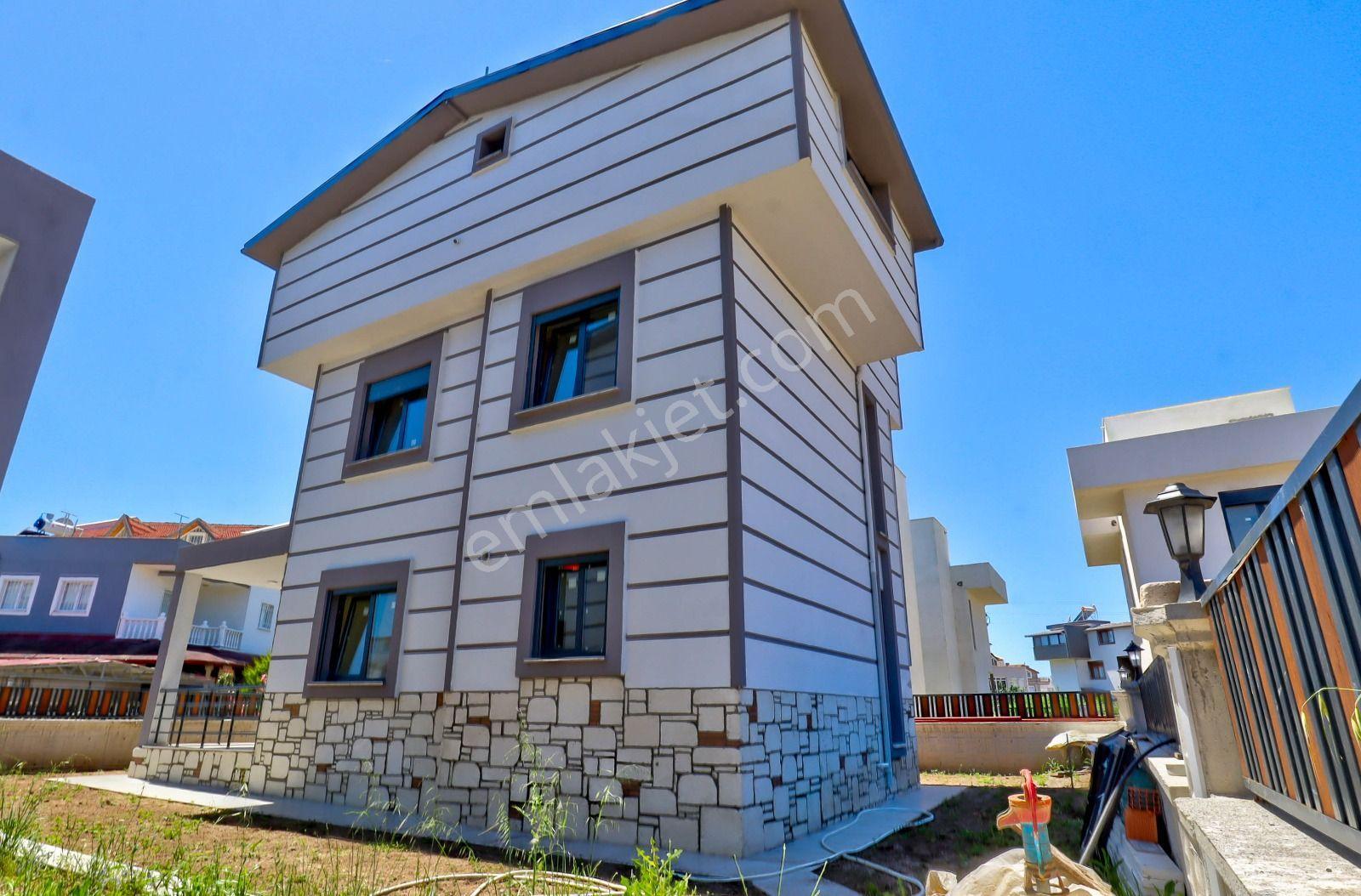 Dikili Cumhuriyette Modern Mimarili 5+1 - Görsel 14
