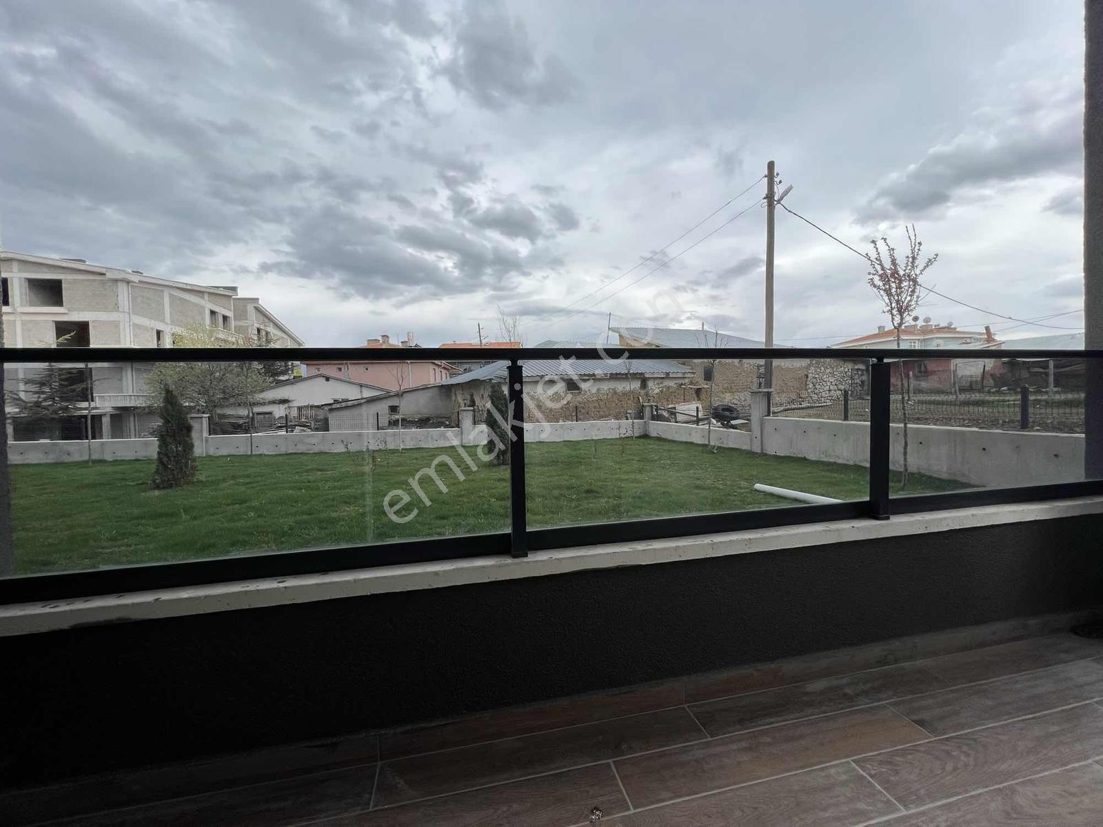 Alaçatı'dan/geniş Balkon/geniş Metre Kare/bulvar - Market Yakını - Görsel 16