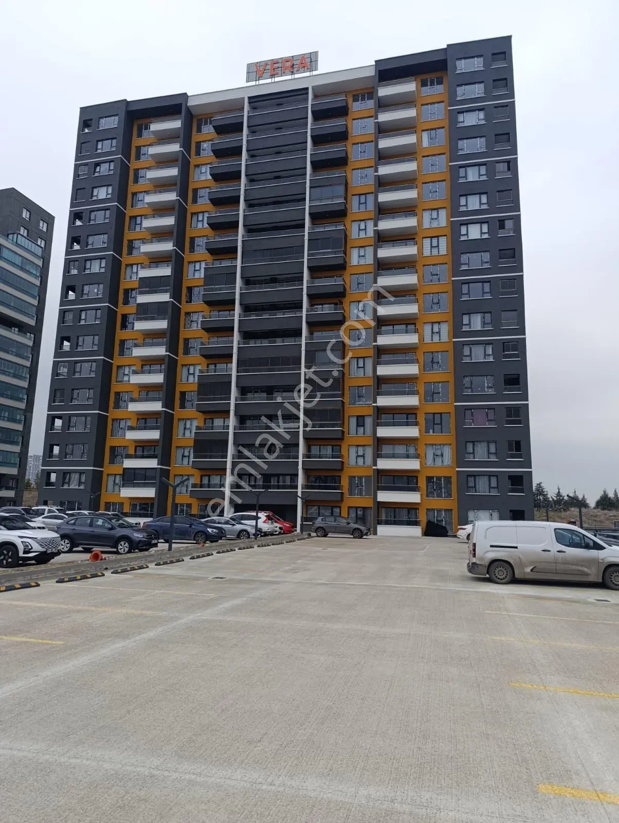 Vera Star'da, Metroya Yakın, Orman Manzaralı Eşyalı Kiralık 1+1 - Görsel 3
