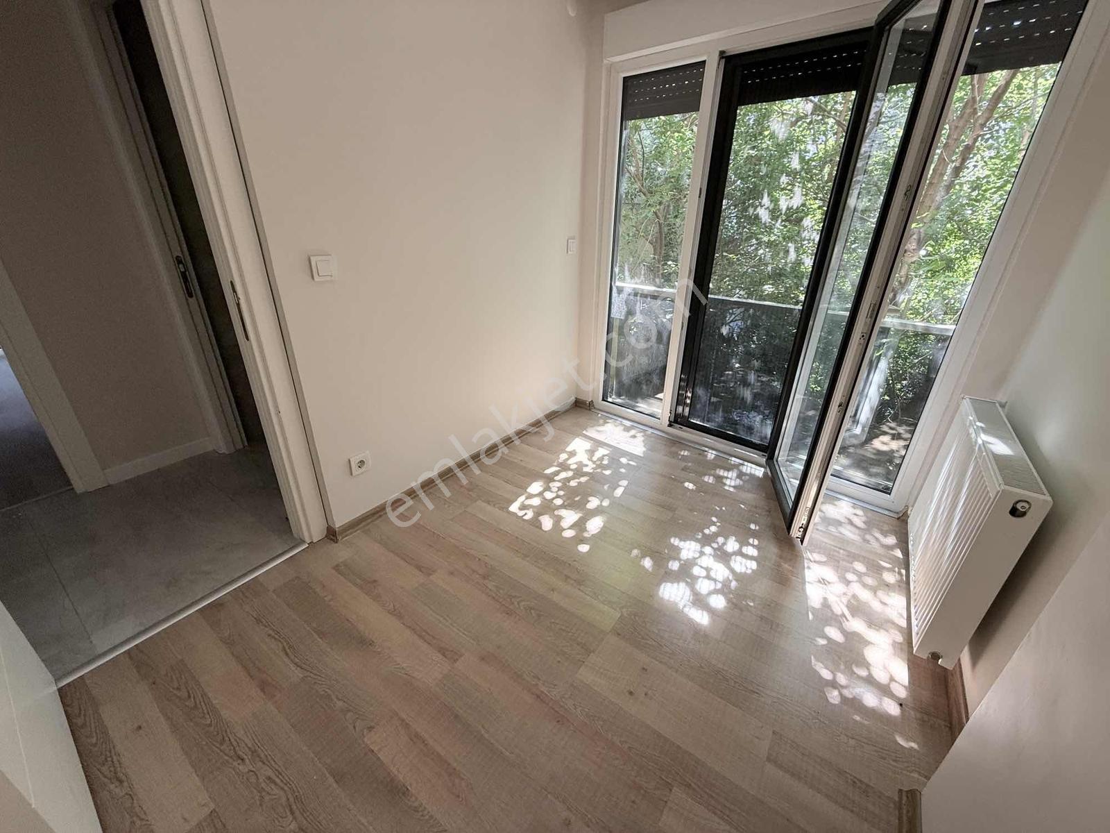 Alkaya'dan Suadiye'de Kiralık 3+1 Balkonlu Daire Ön Cephe - Görsel 25