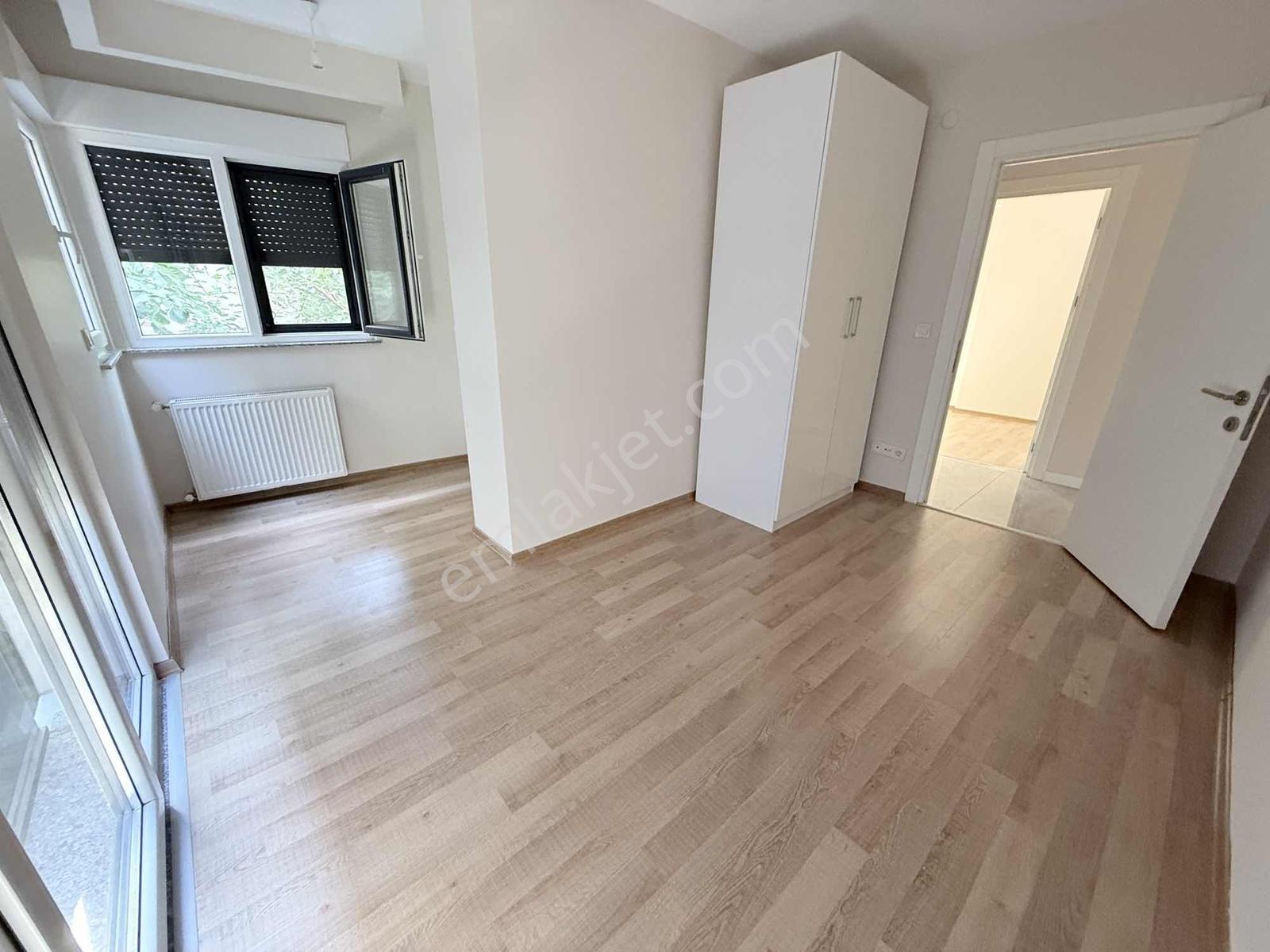 Alkaya'dan Suadiye'de Kiralık 3+1 Balkonlu Daire Ön Cephe - Görsel 34