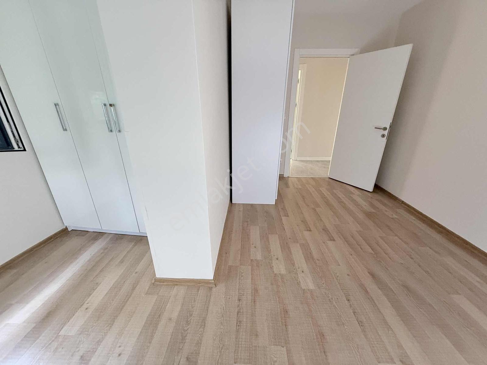 Alkaya'dan Suadiye'de Kiralık 3+1 Balkonlu Daire Ön Cephe - Görsel 35