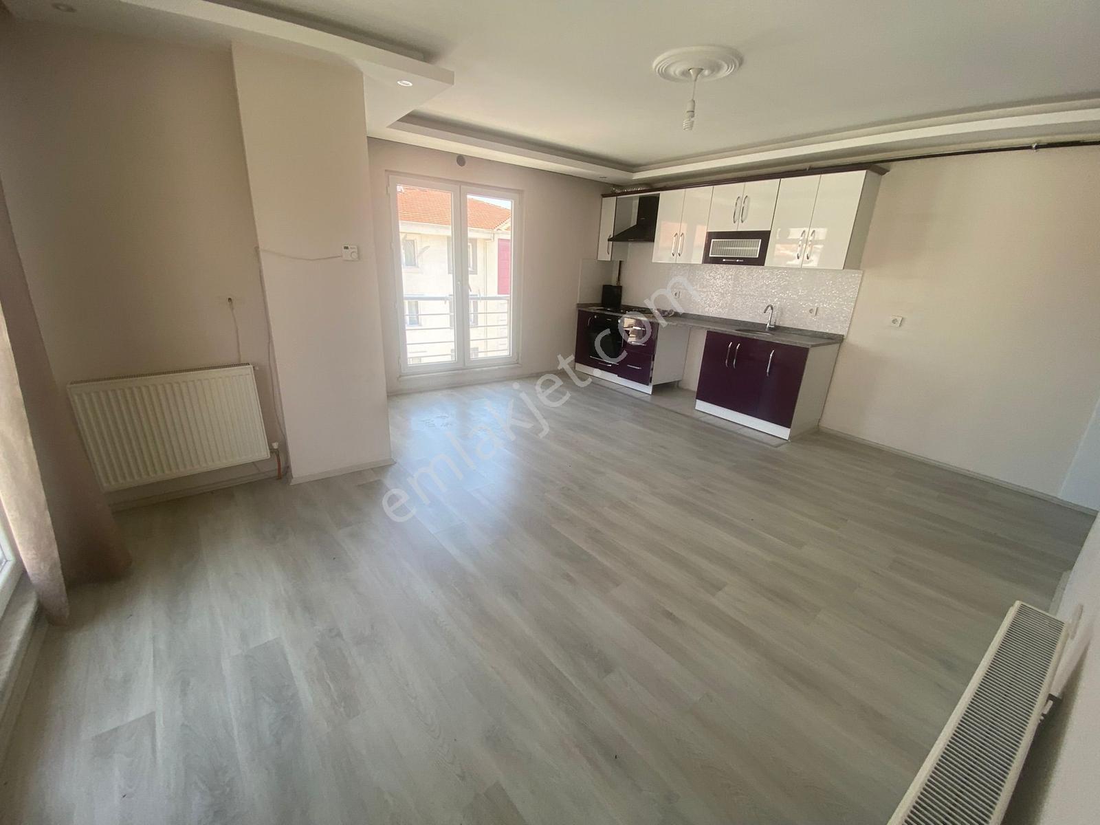 Mir'den Plevne Mah.'de Kiralık 1+1 Daire - 45m² Net - Görsel 8