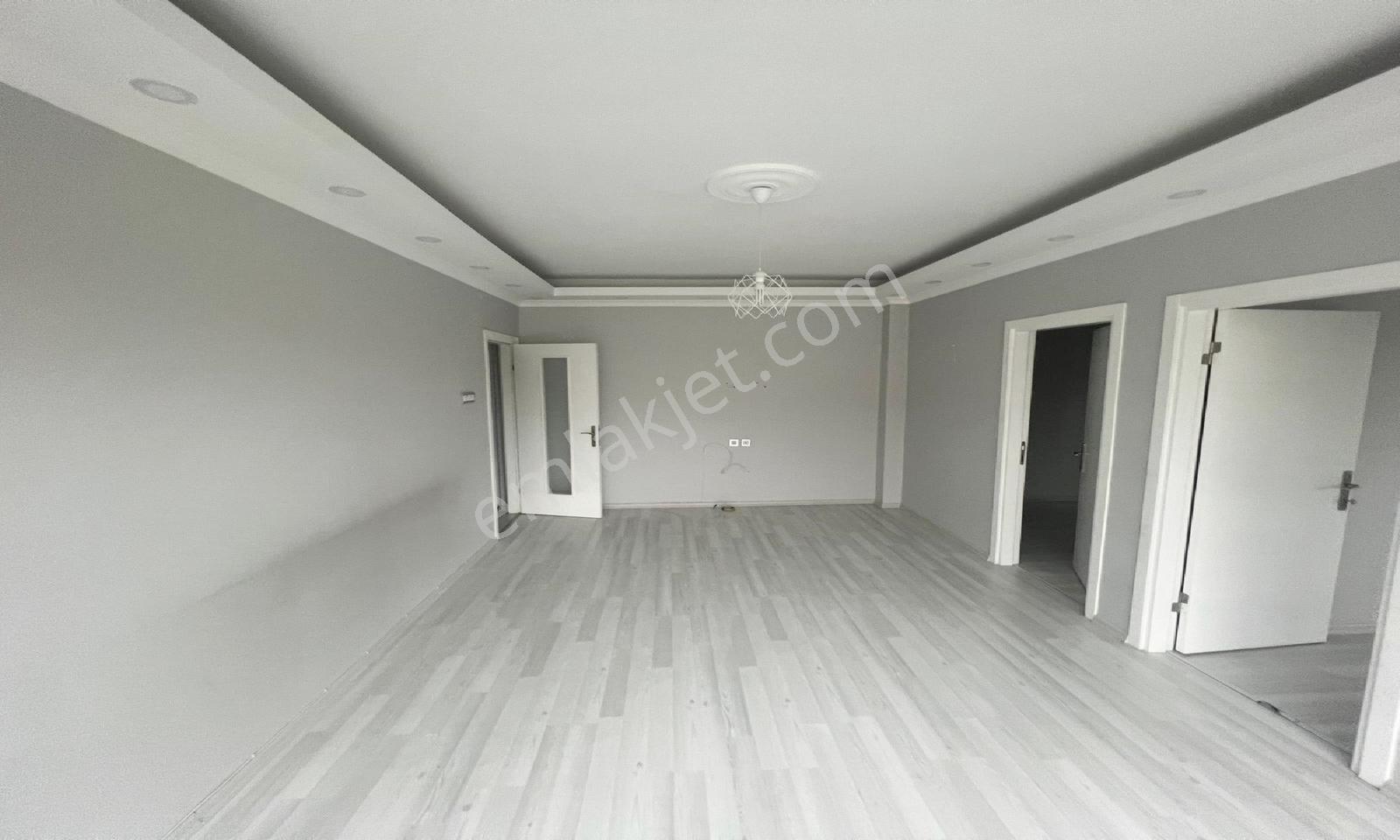Acil Emlaktan Dutlukda Batman Sokakda Full Yapılı Kiralık - Görsel 2