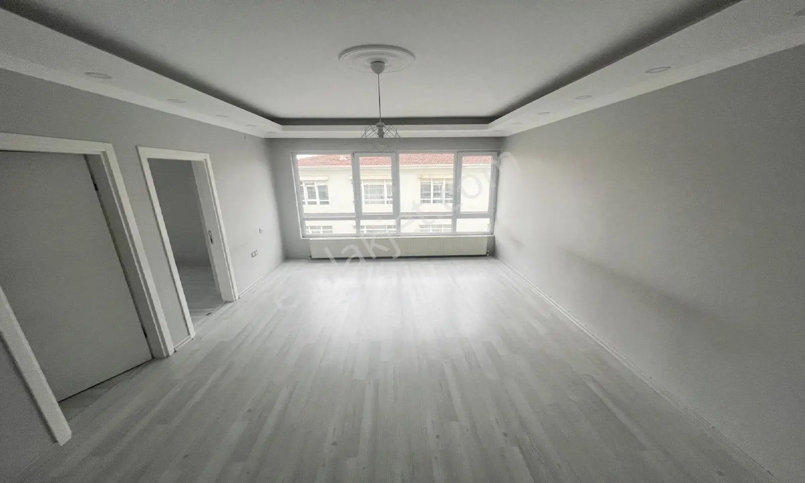Acil Emlaktan Dutlukda Batman Sokakda Full Yapılı Kiralık