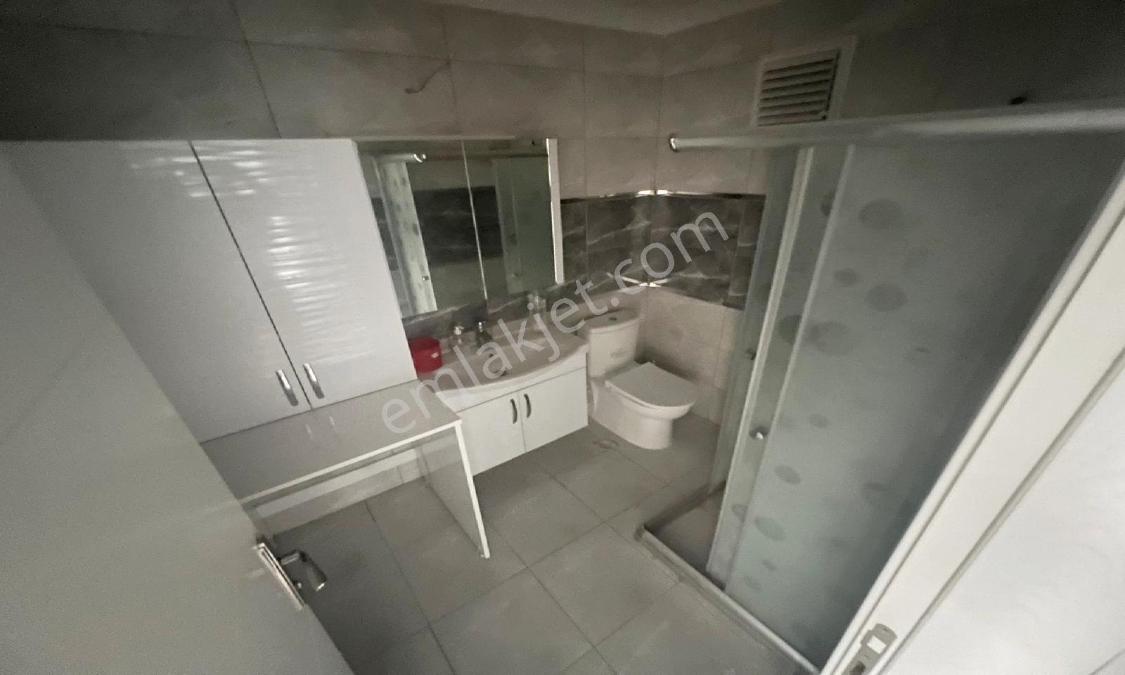 Acil Emlaktan Dutlukda Batman Sokakda Full Yapılı Kiralık - Görsel 9
