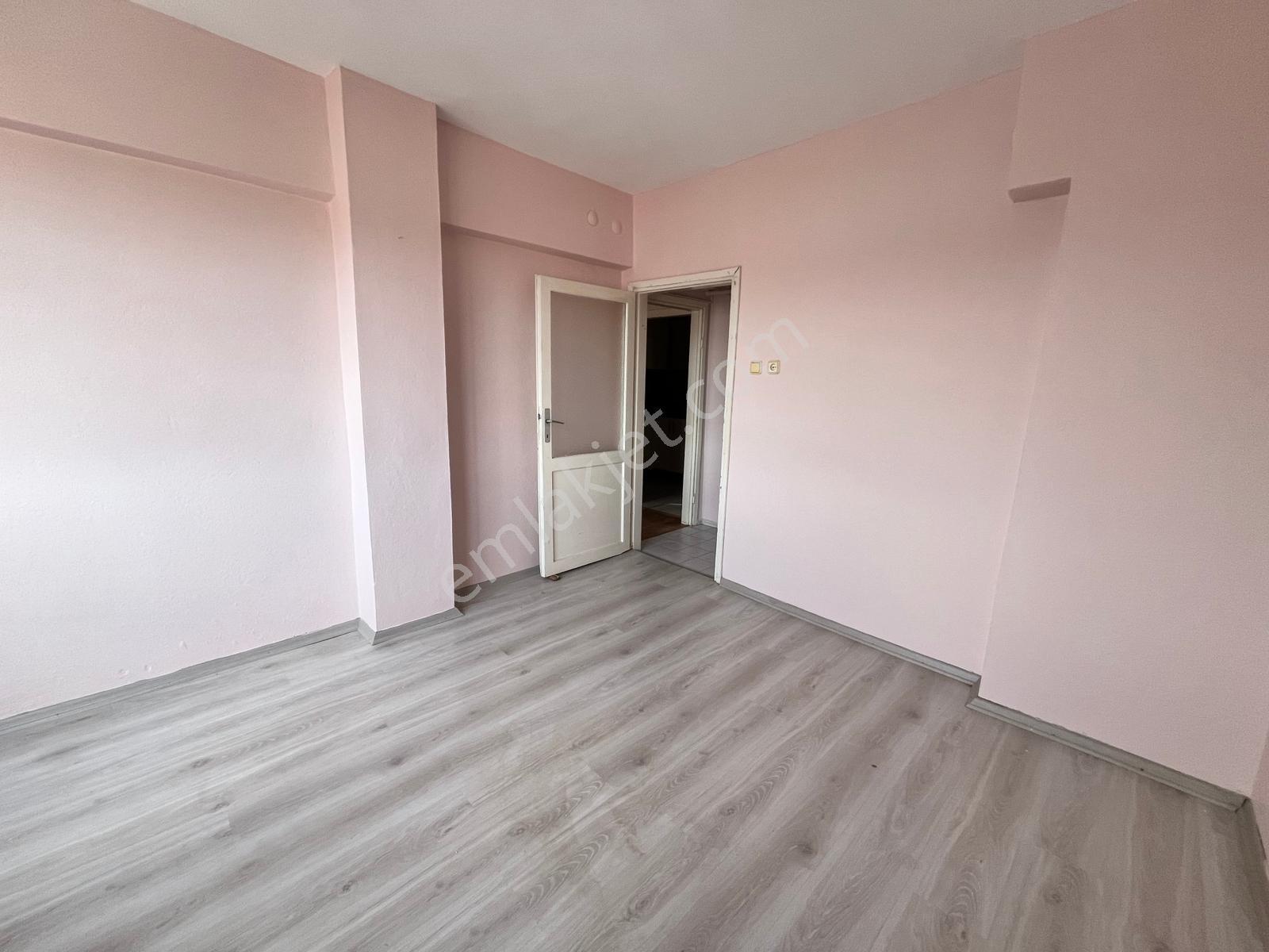 Sevinç'ten Ordu Caddesi Üzeri Arakat Asansörlü 2+1 Kiralık Daire - Görsel 29