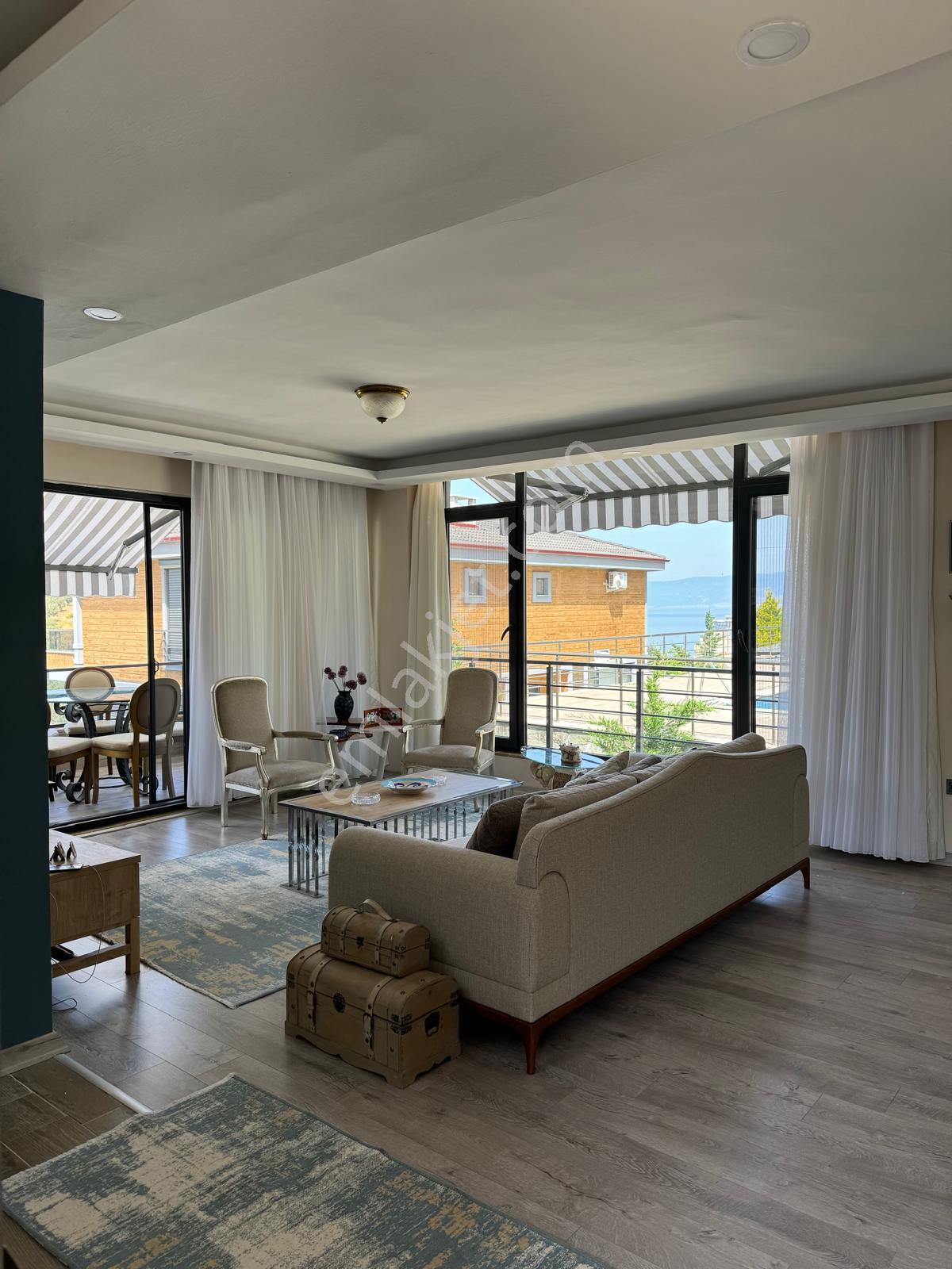 Burhaniye Pelitköy De Satılık Muhtesem Villa. - Görsel 8